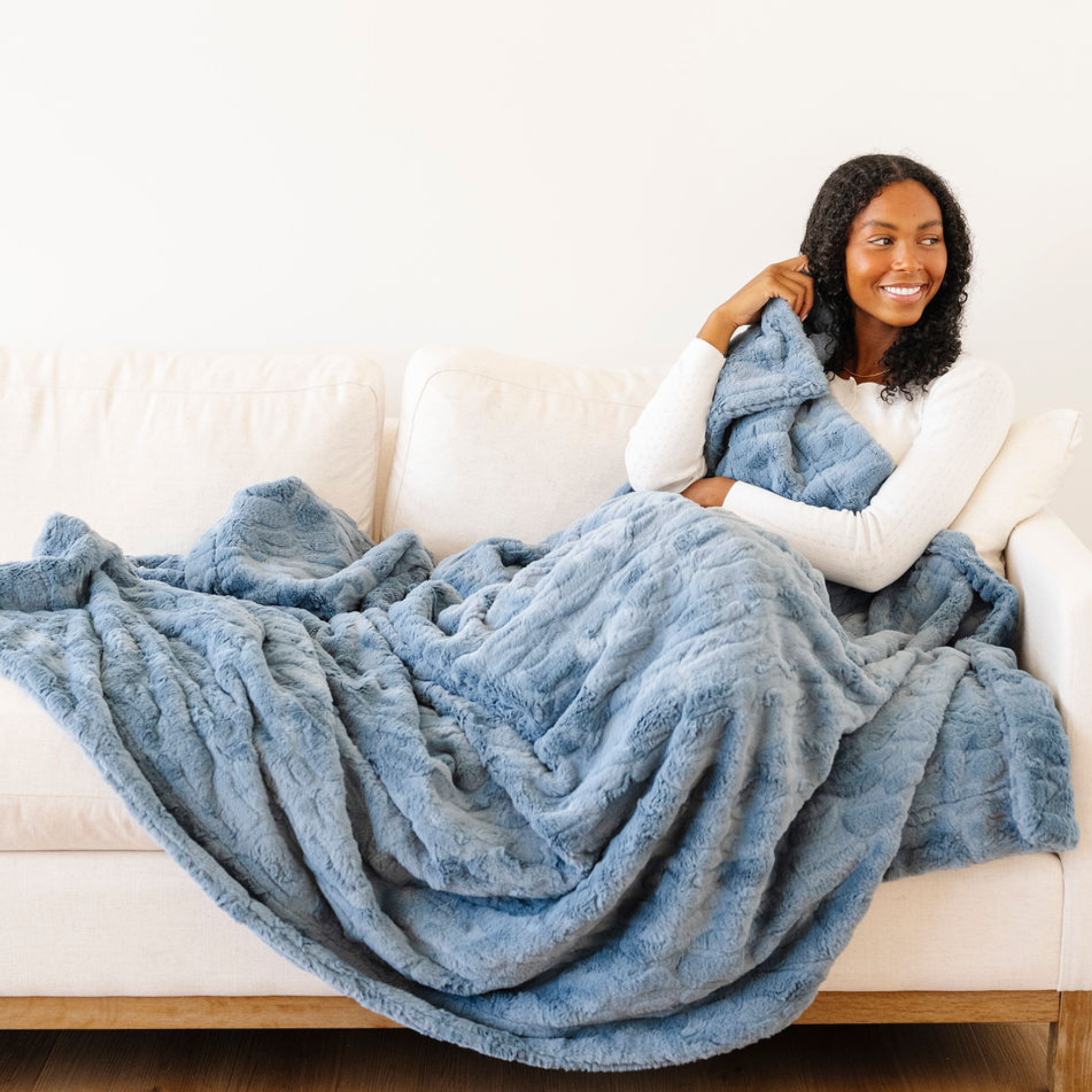 PATTERNED FAUX FUR XL THROW BLANKETS