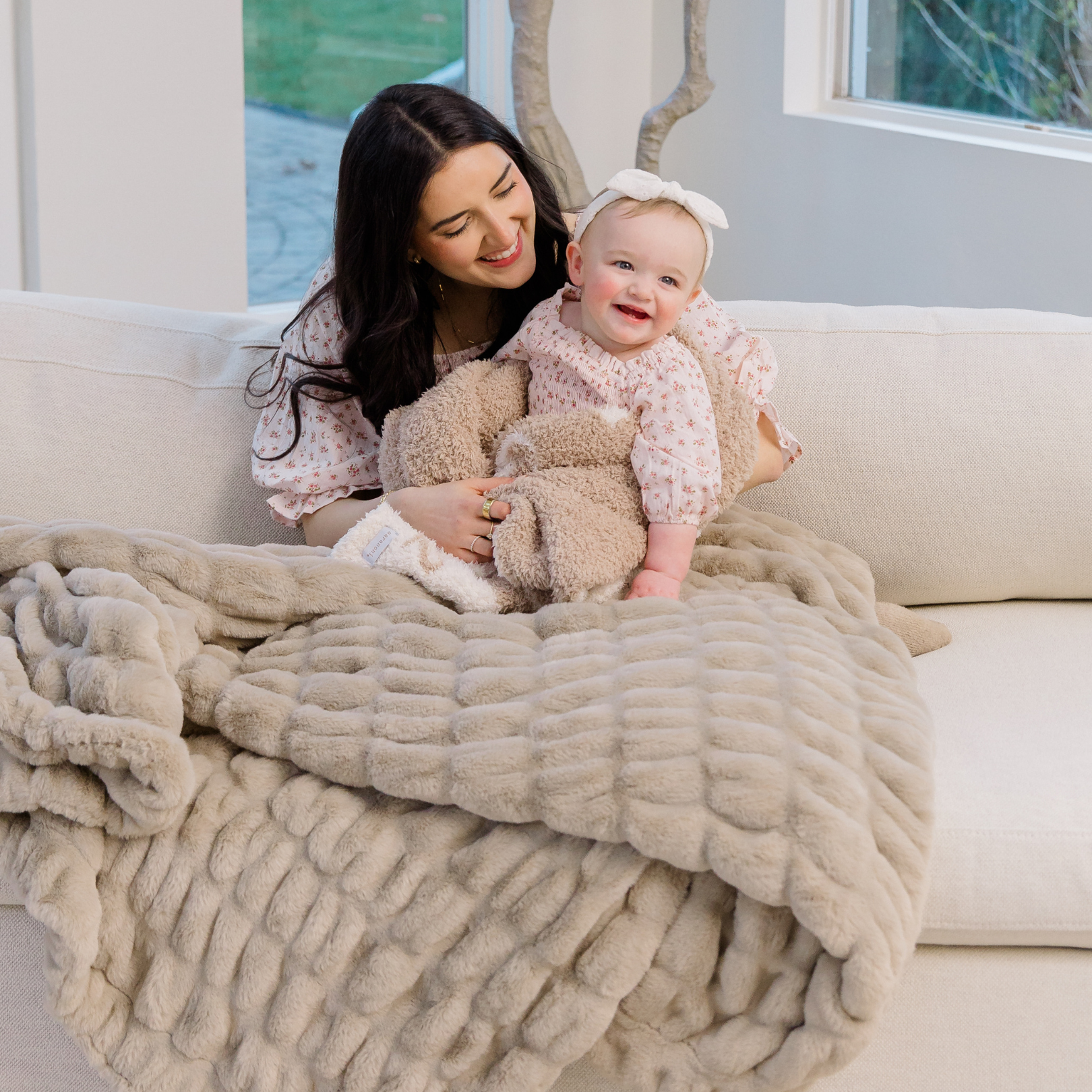 DOUBLE RUCHED FAUX FUR THROW BLANKETS