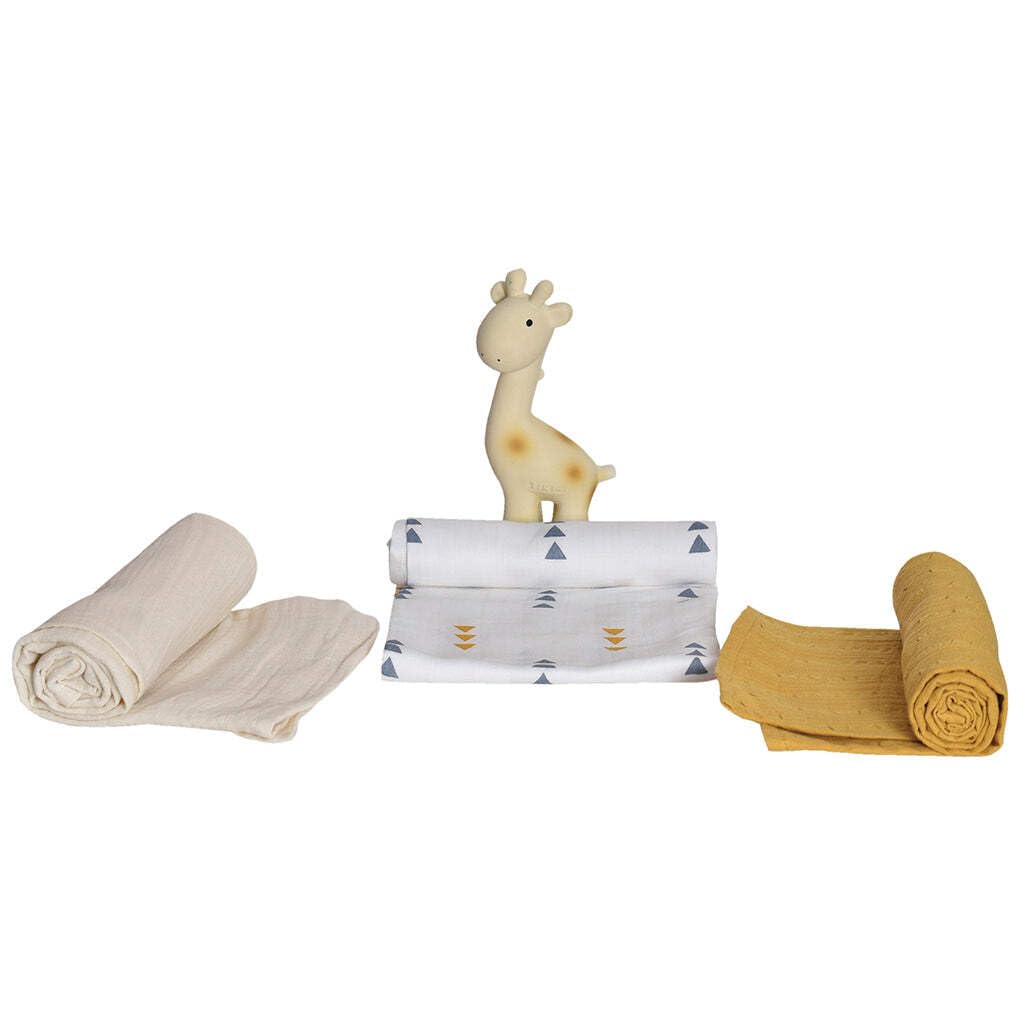 Three Muslin Squares with Giraffe Rubber Teether