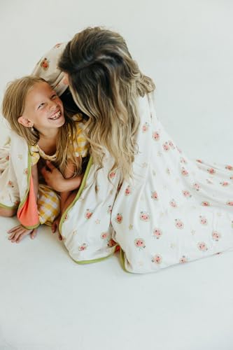 Jumbo Premium Knit 3 Layer Stretchy Throw Blanket 'CoComelon'