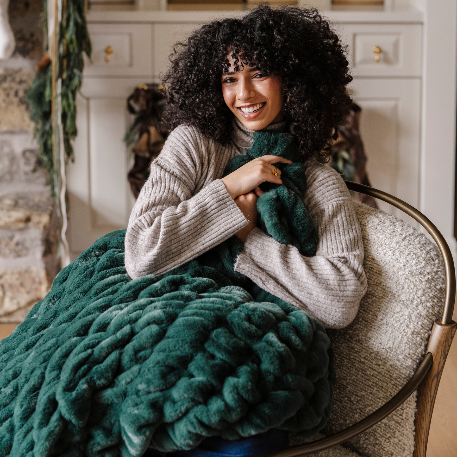 DOUBLE RUCHED FAUX FUR XL THROW BLANKETS