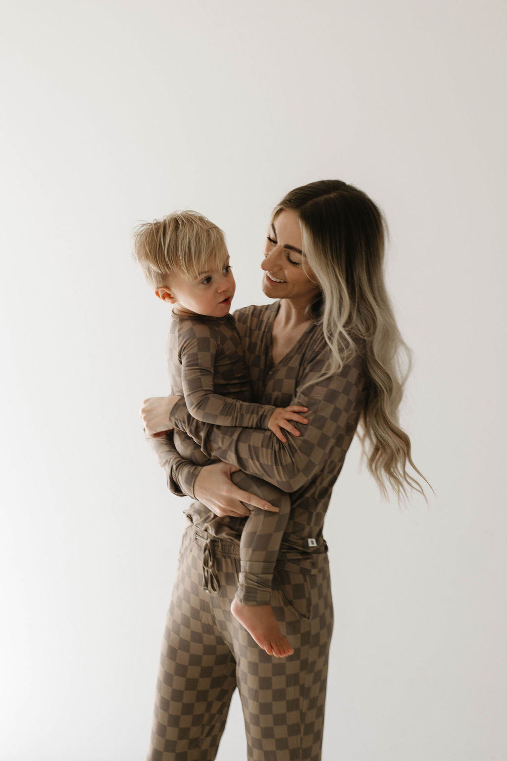 Women's Long Sleeve Bamboo Pajama | Faded Brown Checkerboard