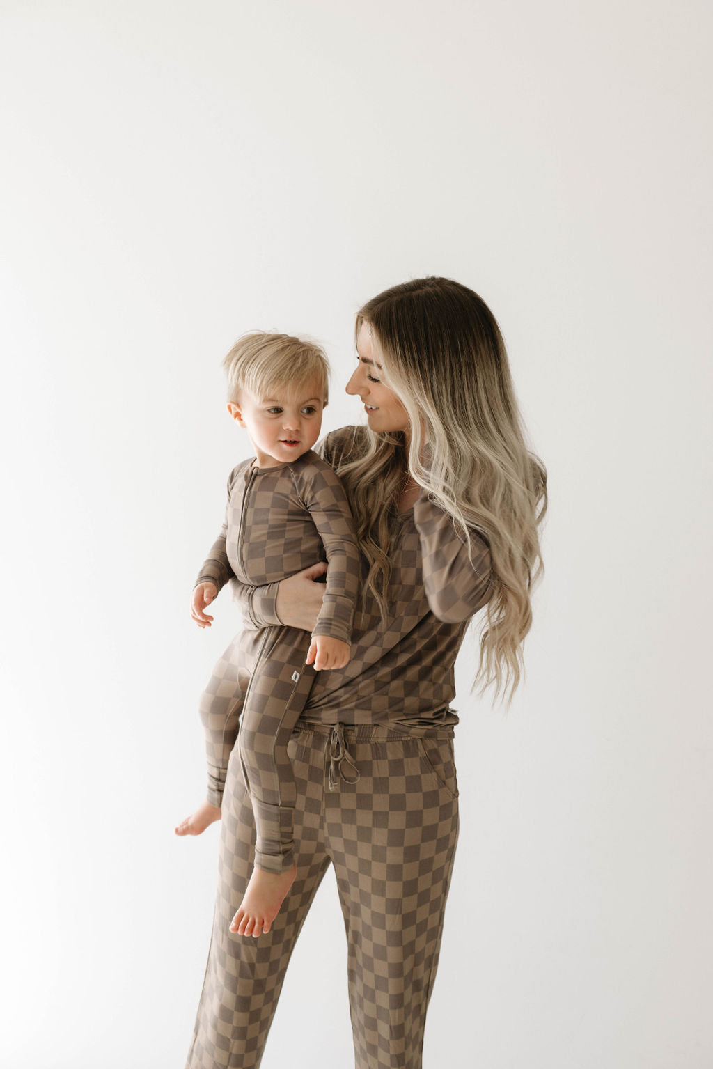 Women's Long Sleeve Bamboo Pajama | Faded Brown Checkerboard