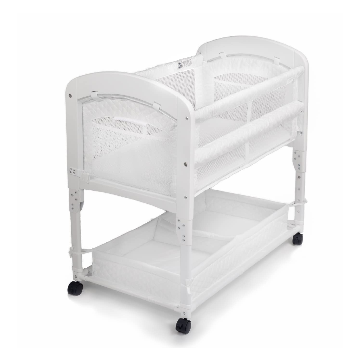 Co-Sleeper Bedside Bassinet Featuring Height-Adjustable Legs