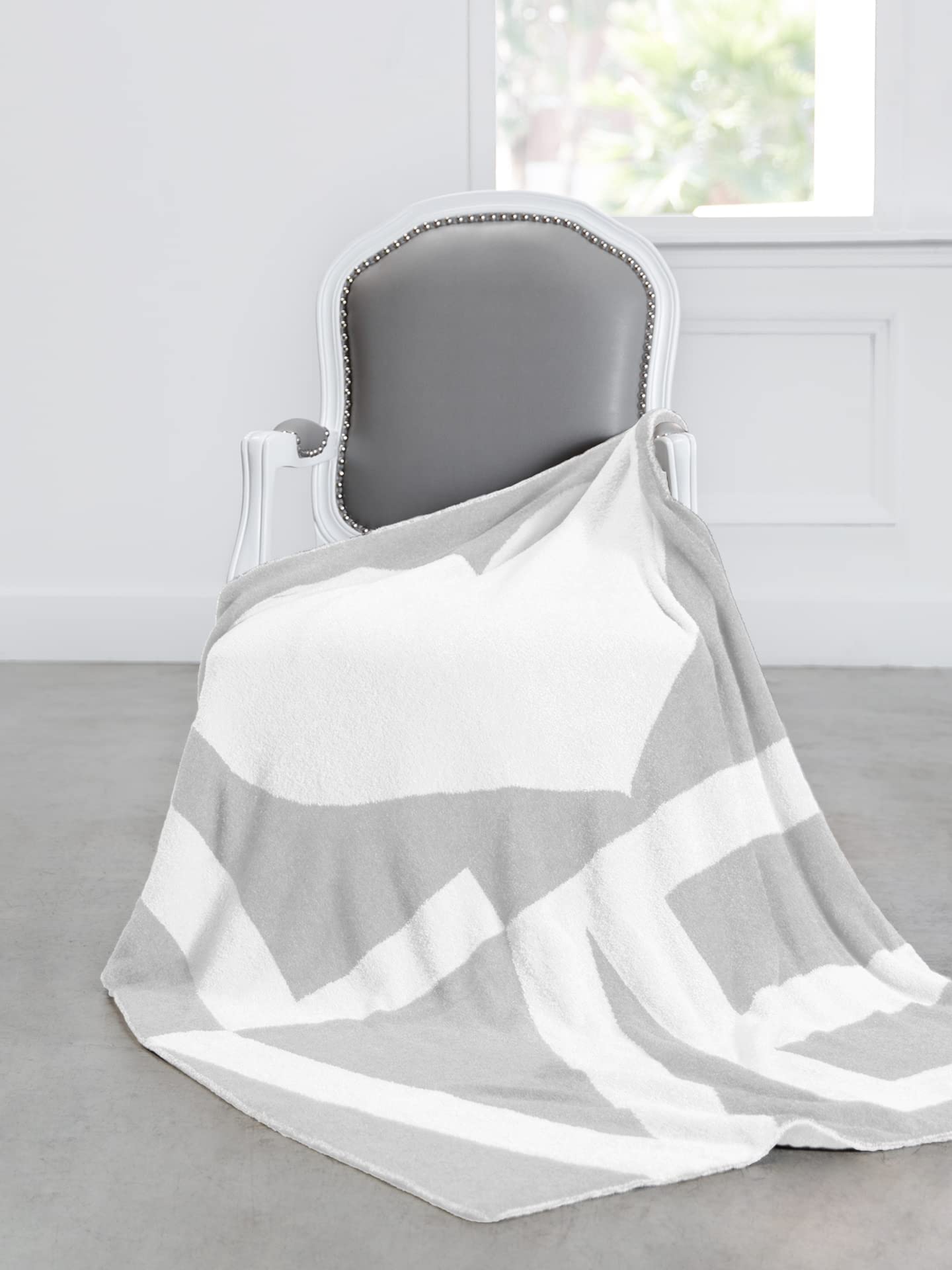 Dolce Love Chevron Throw Blanket 45x59 Silver White Feather Yarn