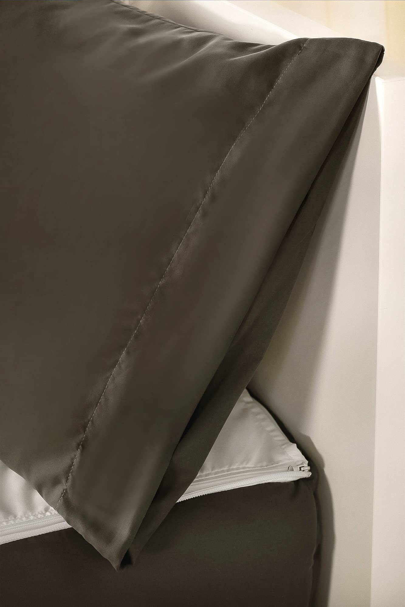All-in-One Zippered Bunkie Bedding Set with Mattress Protector