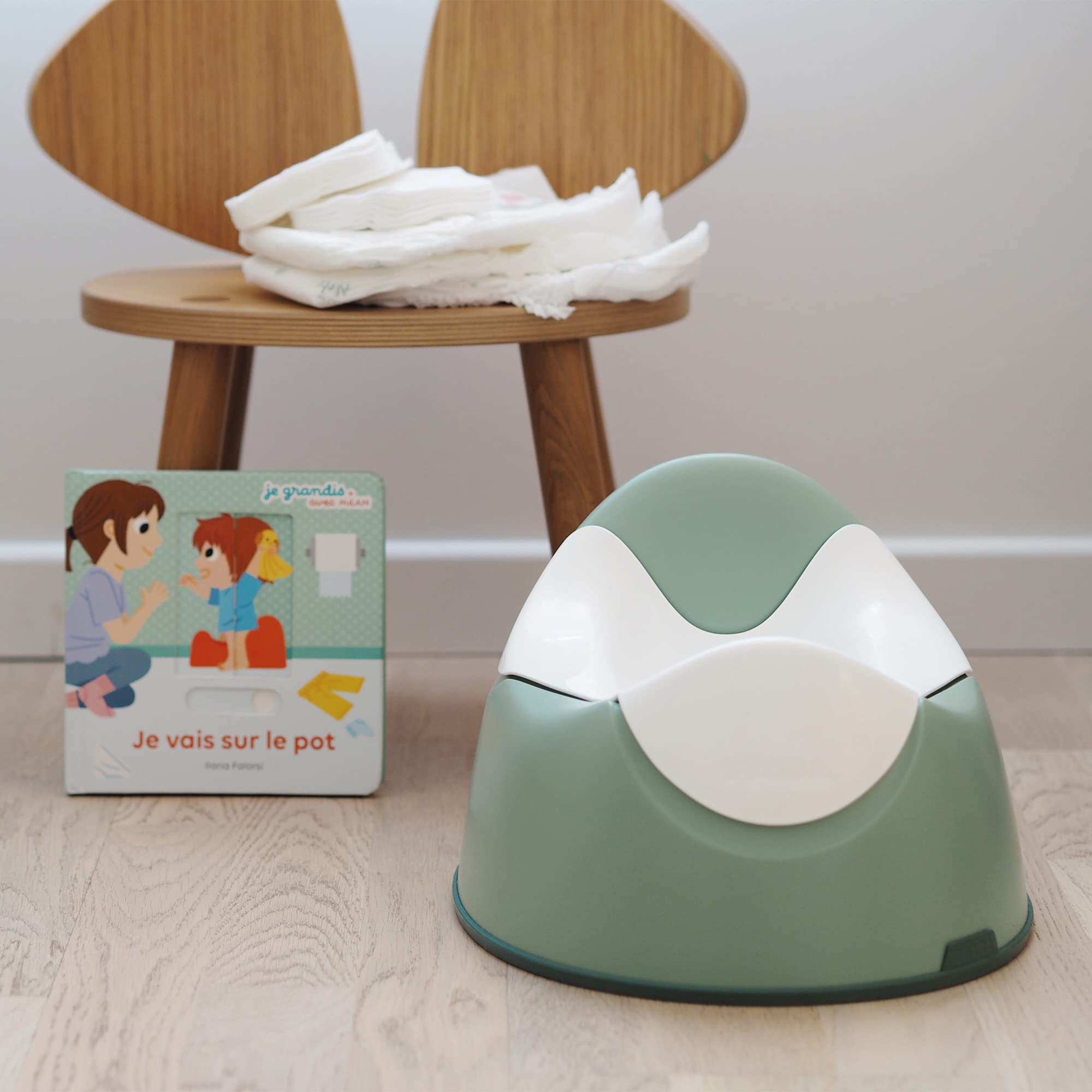 BEABA Ergonomic Training Potty, Provides Comfort and Support, Lightweight & Portable, Compact Toddler Potty (Sage)