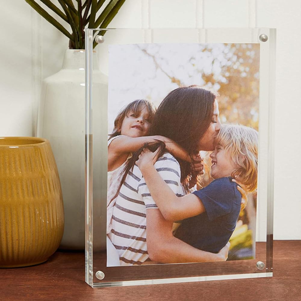 5 x 7 Acrylic Picture Frames 8 Pack, Clear Picture Frames Frameless Magnetic Picture