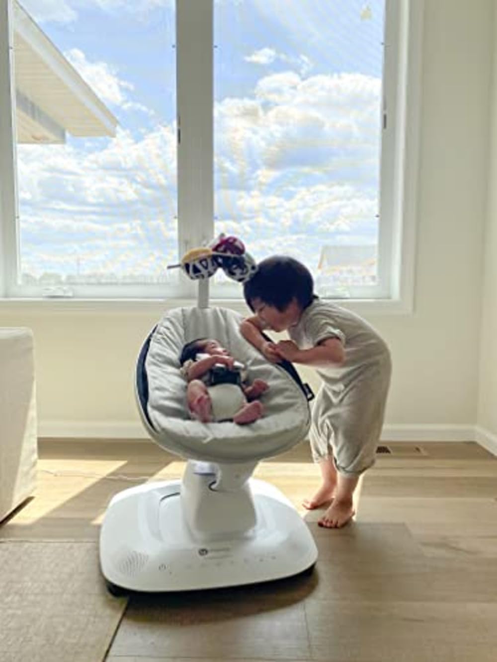 MamaRoo Multi-Motion Baby Swing, Bluetooth Enabled