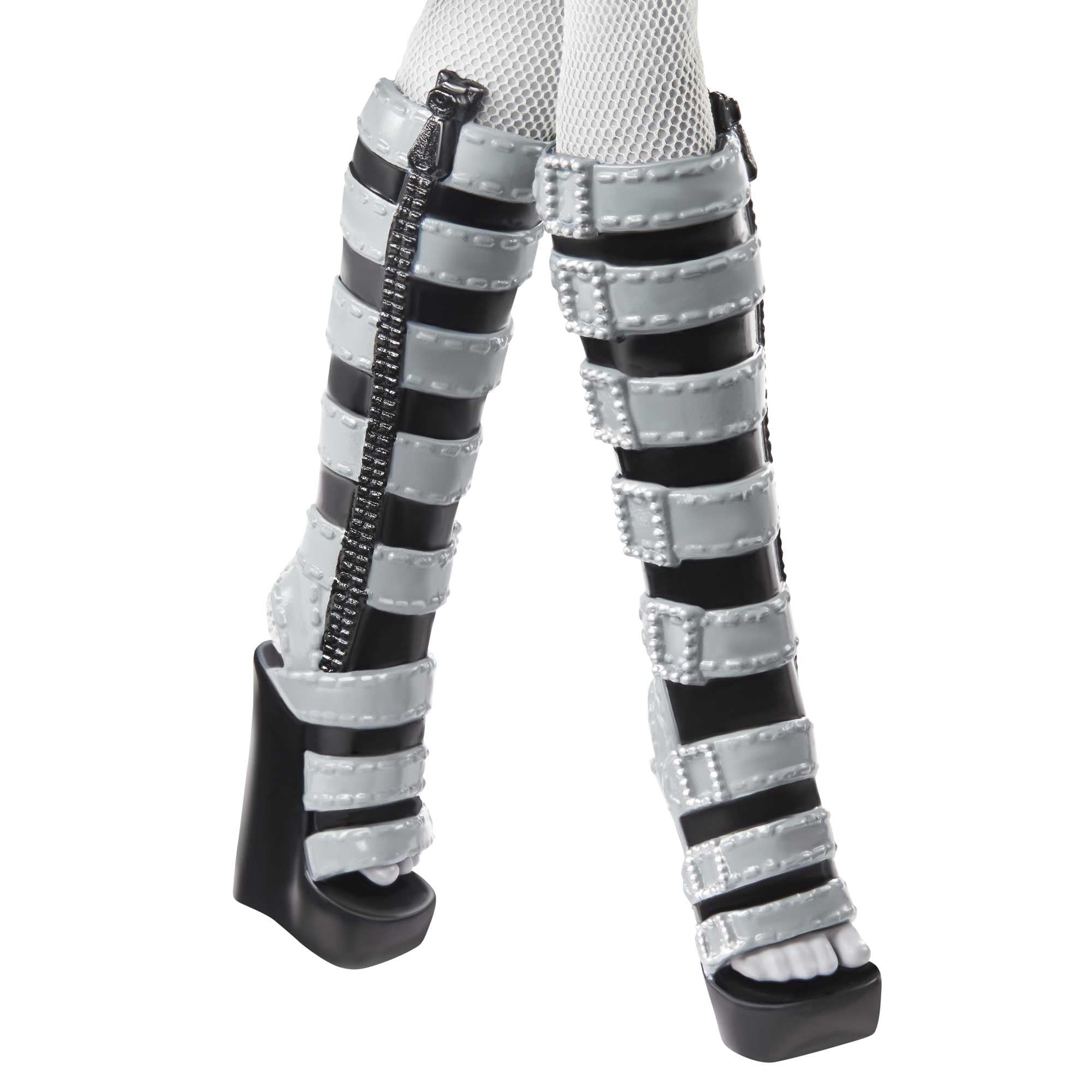 Reel Drama Doll, Clawdeen Wolf in Black and White, Collectible Reproduction with Doll-Size