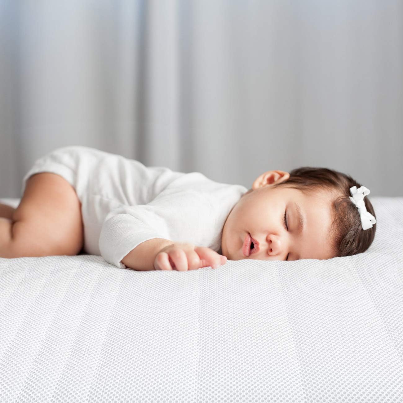Dual-Sided Crib Mattress with Breathable Mesh Cover