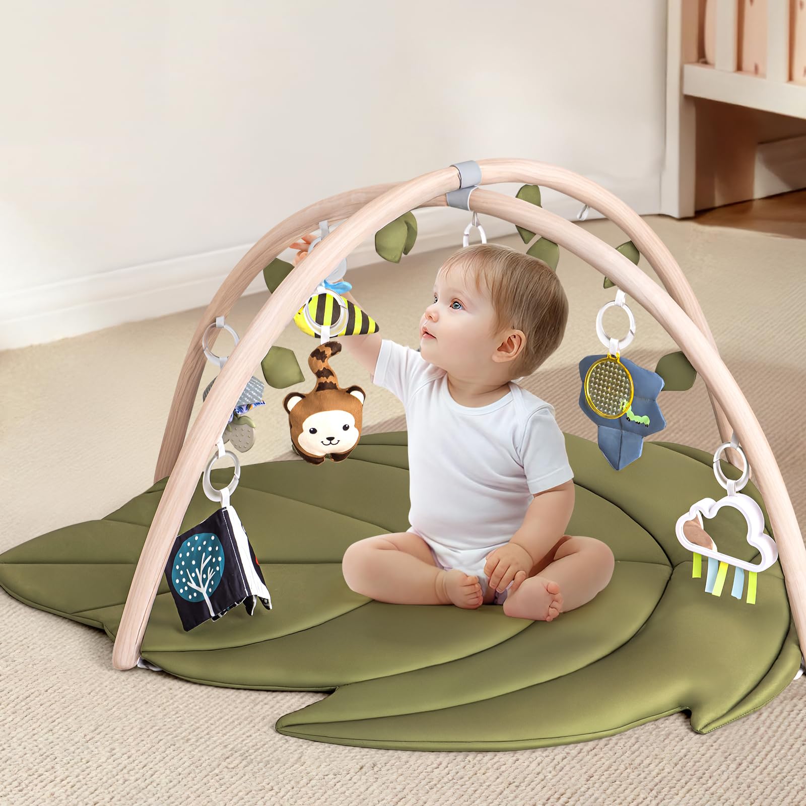 Infant Activity Center for Newborn to Develop Motor Cognition Leaves Leaf-Shaped Baby