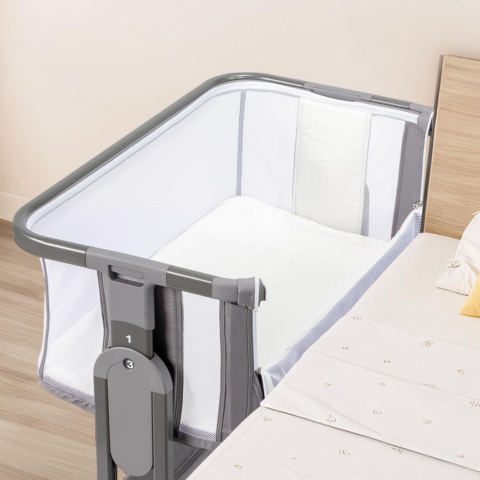 Bedside Baby Bassinet with Adjustable Height