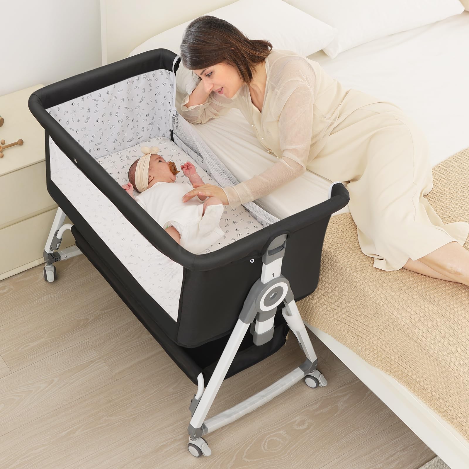 4-in-1 Baby Bassinet Bedside Sleeper for Newborns - Baby Rocking