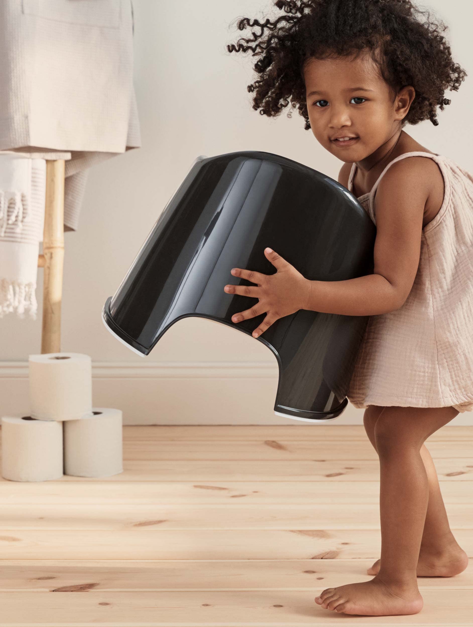 BabyBjörn Potty Chair, Black/White Potty Training Toilet, Easy-to-Clean, Removable Inner Potty, Non-Slip