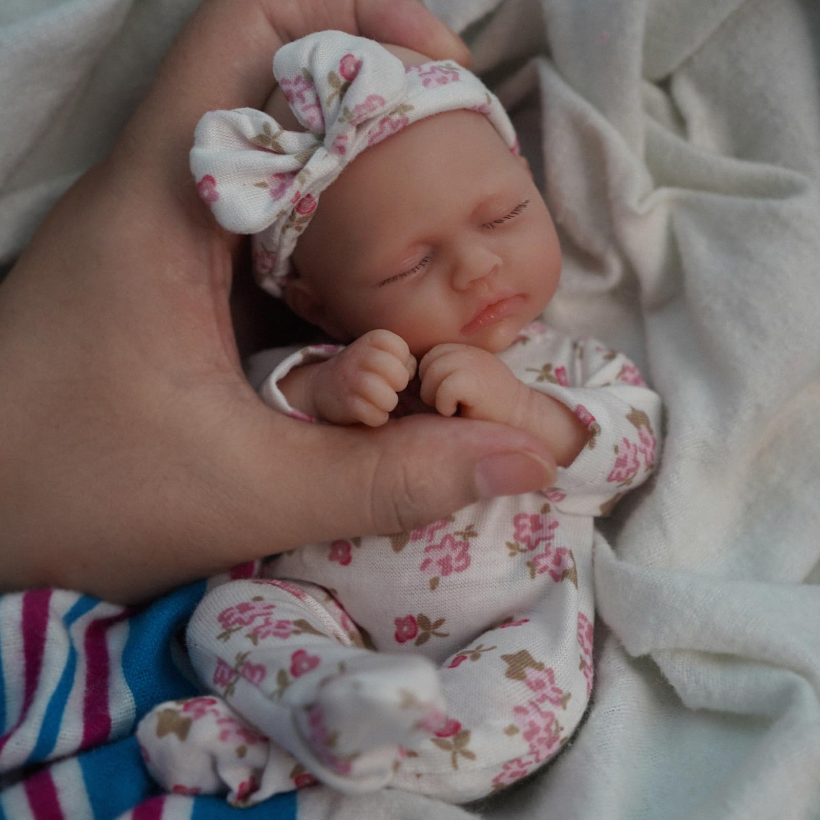 7 Inch Reborn Baby Doll ， Silicone Doll Girl Betty, Mini Realistic Newborn Baby Dolls