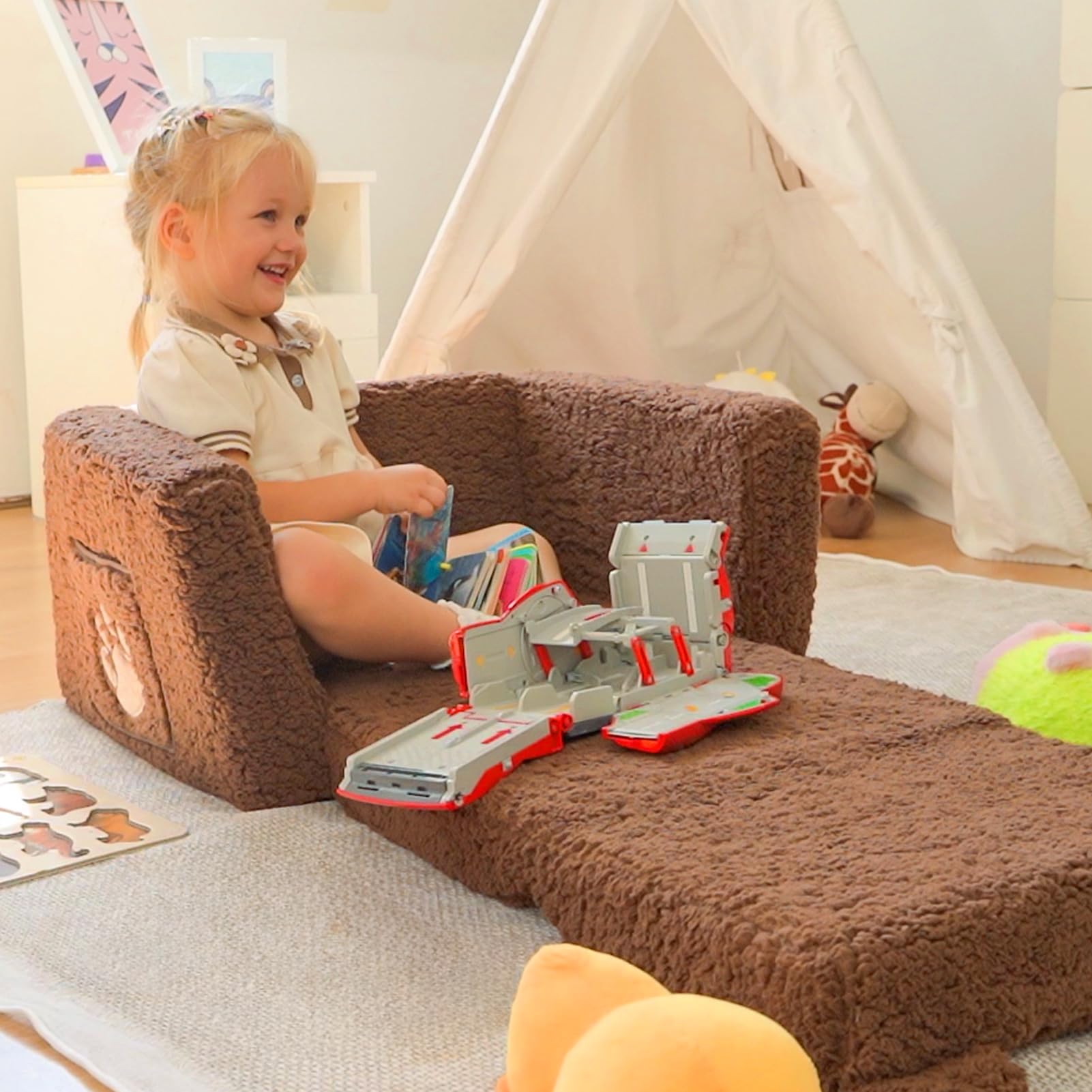 2-in-1 Flip Out Cuddly Sherpa Toddler Couch, Convertible Sofa to Lounger, Bear