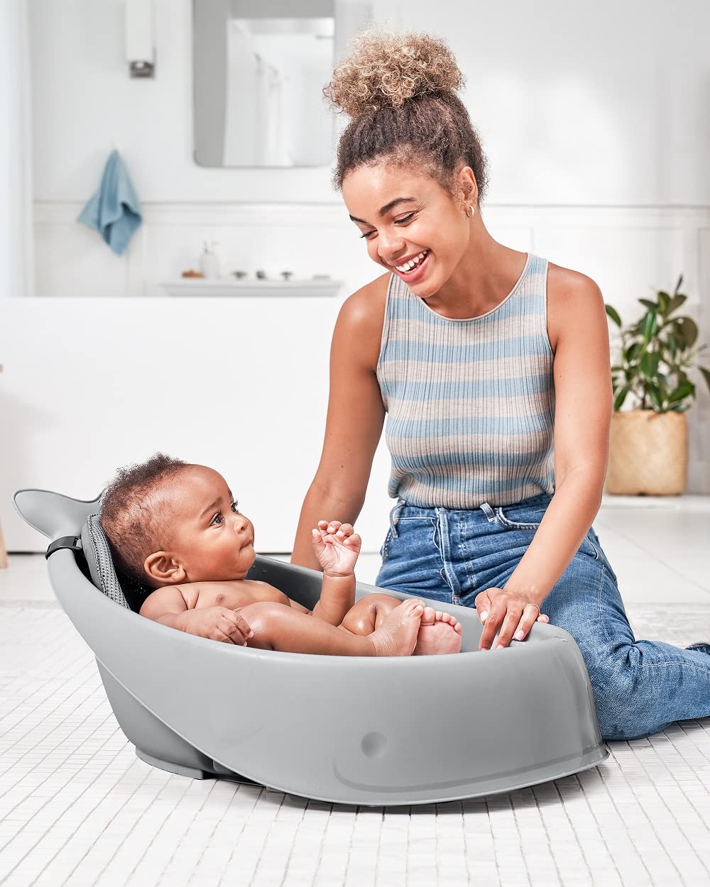 Infant Bath Tub 3-Stage Grow With Baby Smart Sling MOBY Bathtub Grey Age 0+
