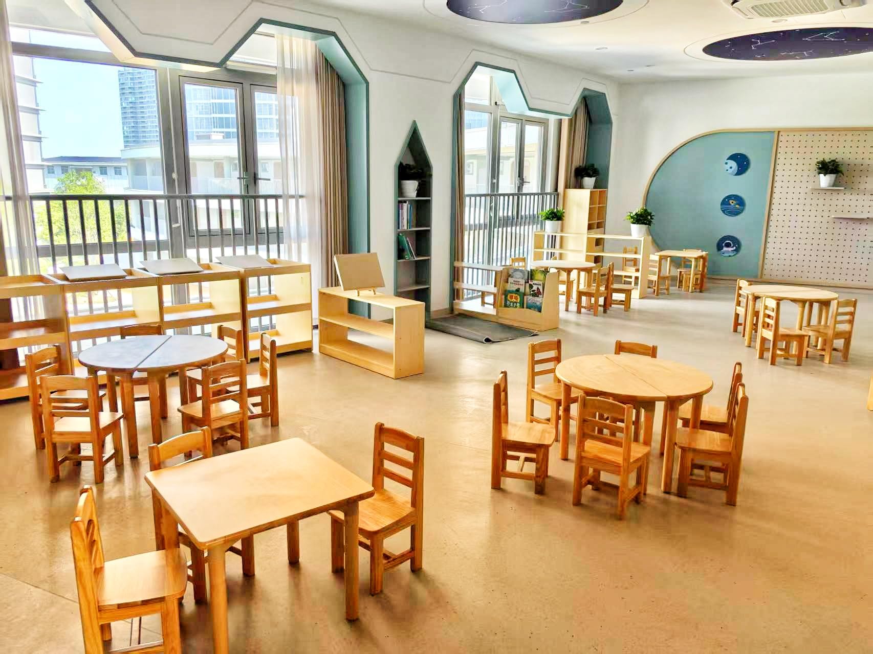 Wooden Round Table and Chair Set for Toddlers
