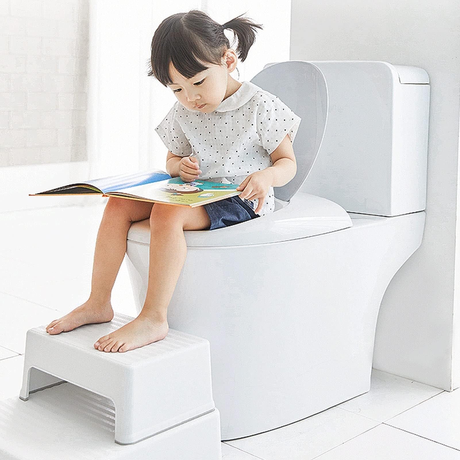 Toilet Seat with Built-in Potty Training Seat, 2-in-1 Soft Close Lid