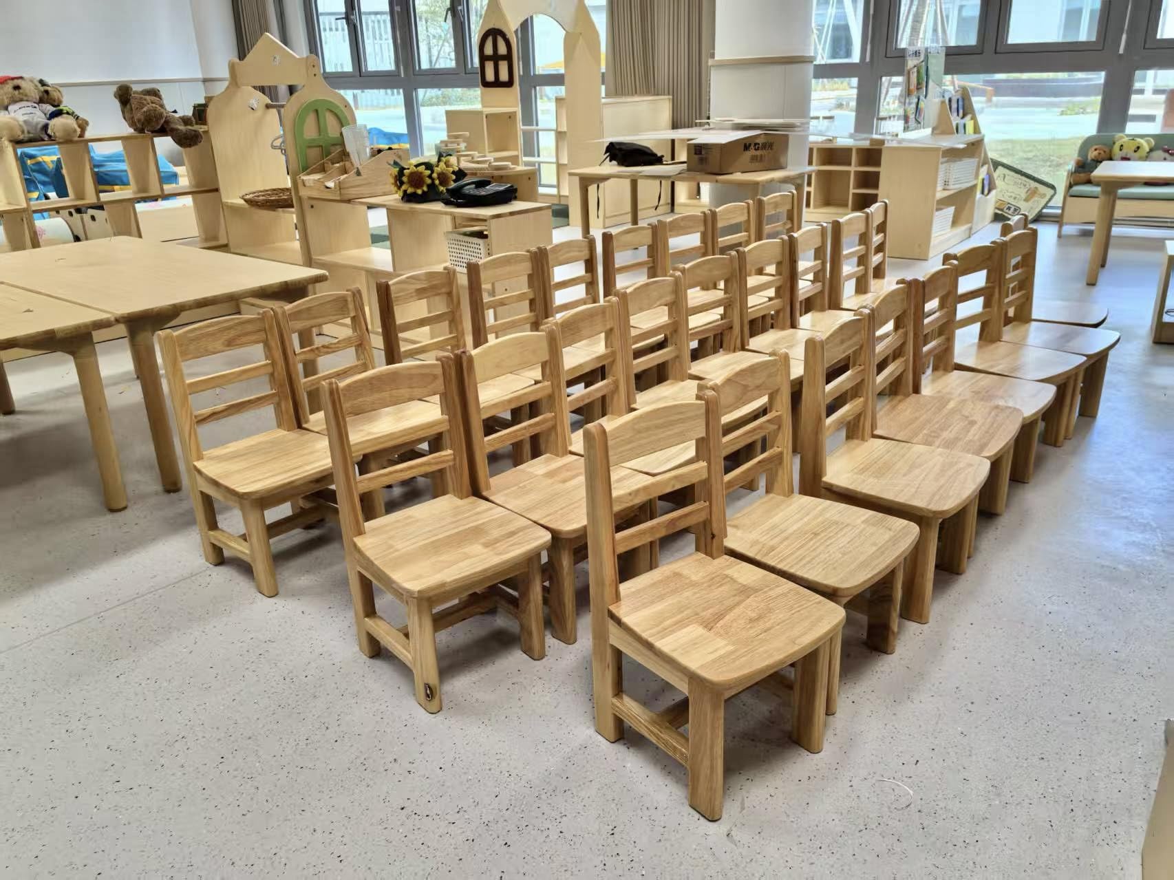 Wooden Round Table and Chair Set, Dining Furniture (Rectangular) Bouns 8 Chairs.
