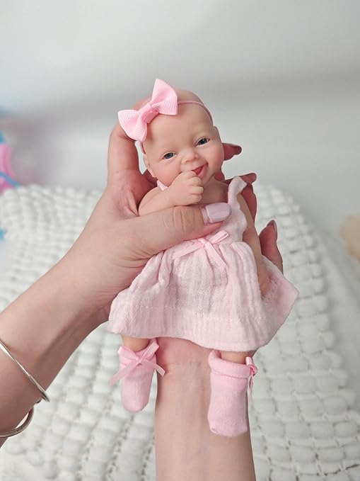 7 Inch Reborn Baby Doll ， Silicone Doll Girl Betty, Mini Realistic Newborn Baby Dolls
