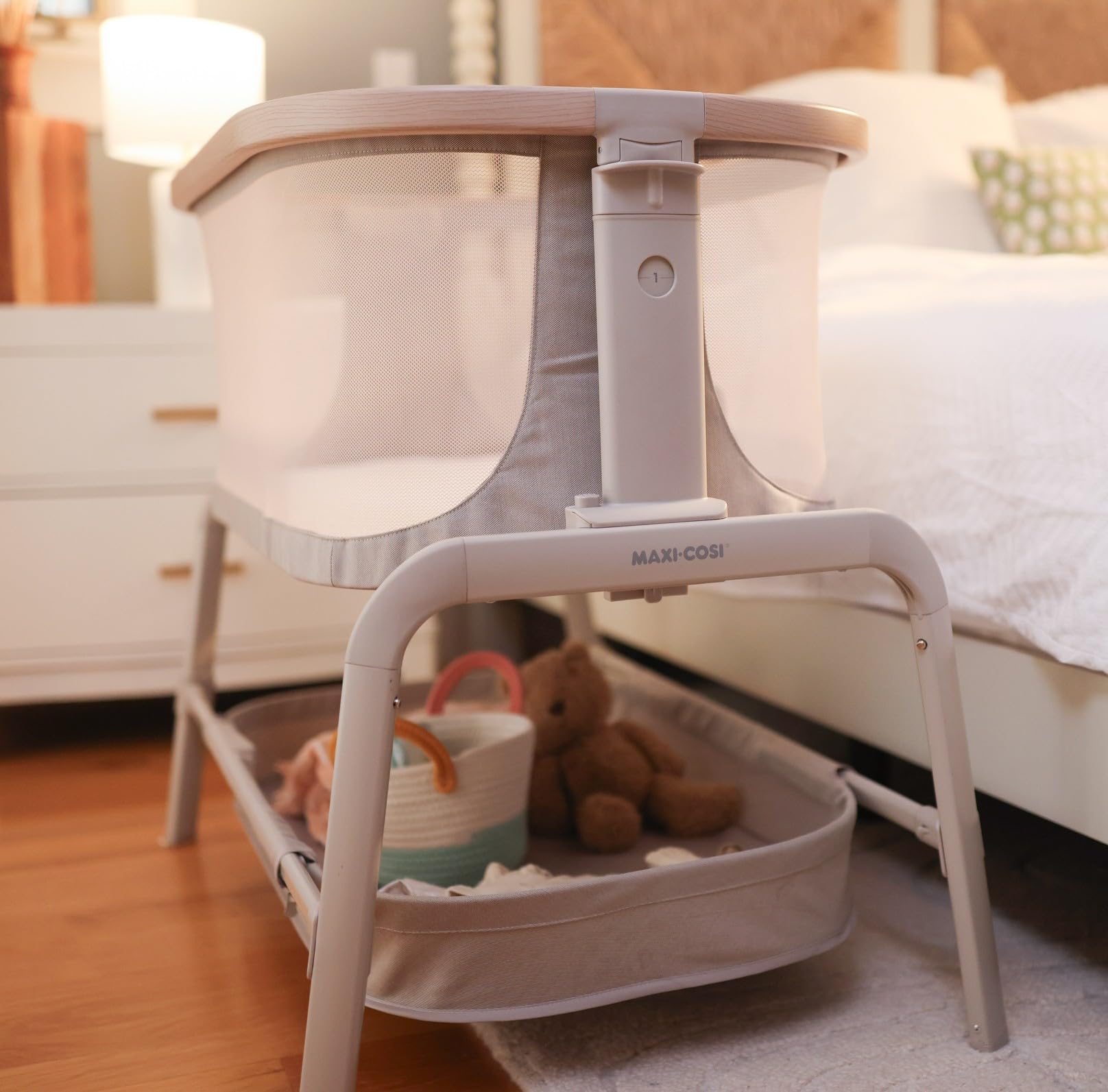 Bedside Bassinet with Adjustable Height and Breathable Mesh