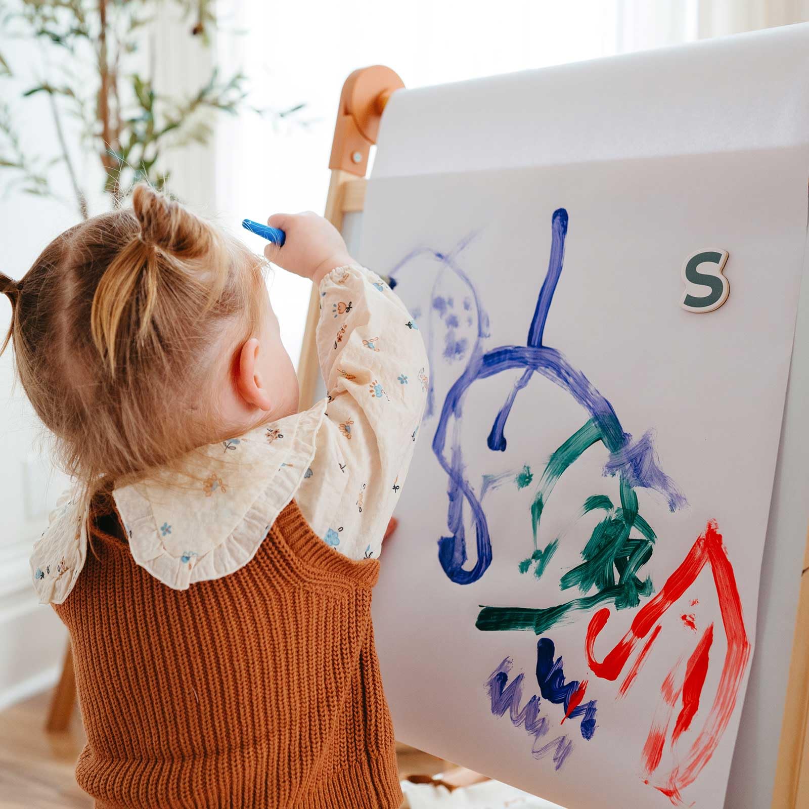 Double-Sided Magnetic Wooden Kids Art Easel with Paper Roll