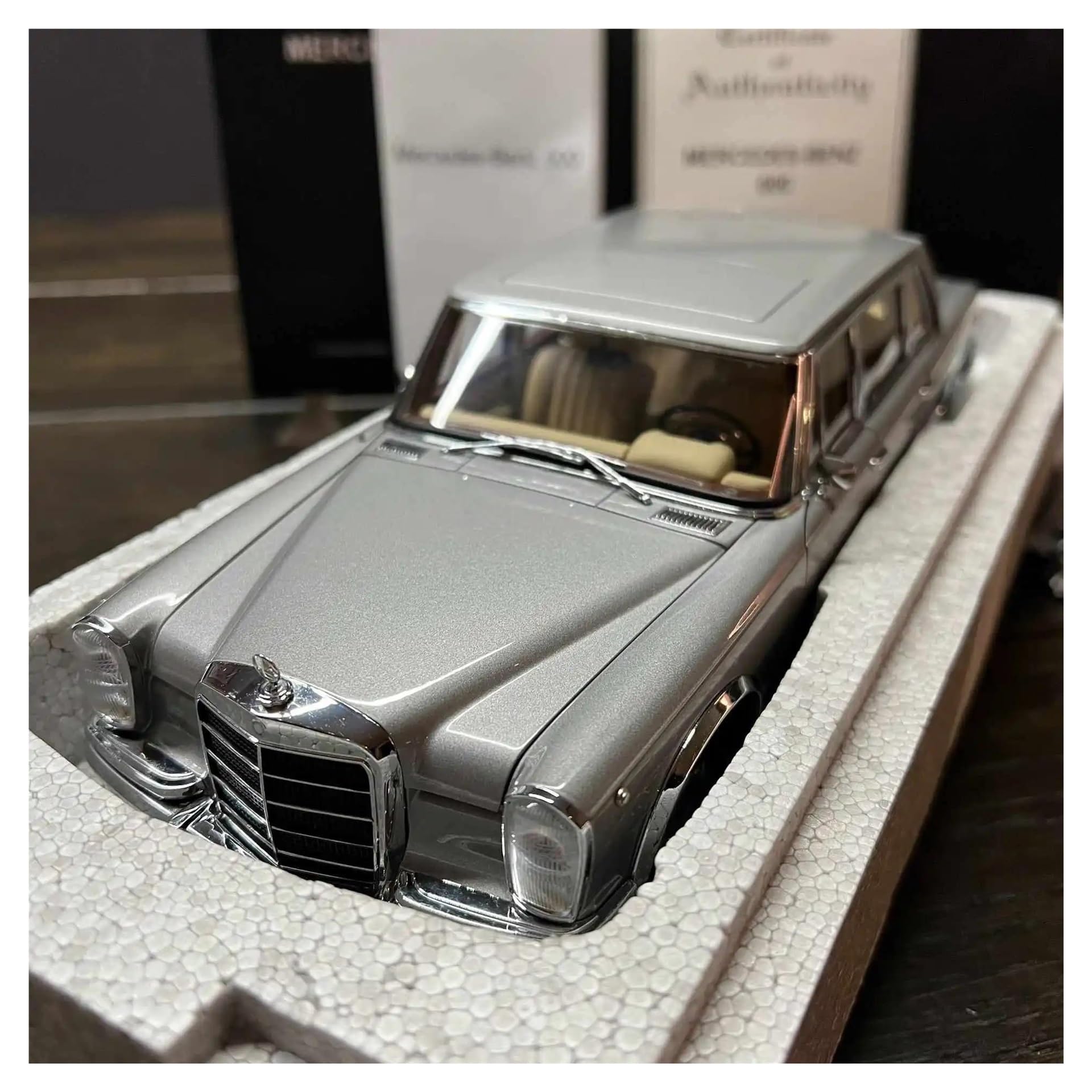 Resin Car Vehicle Model Fit for Pullman 600 1 18 Silver Alloy Fully Open Simulation Limited