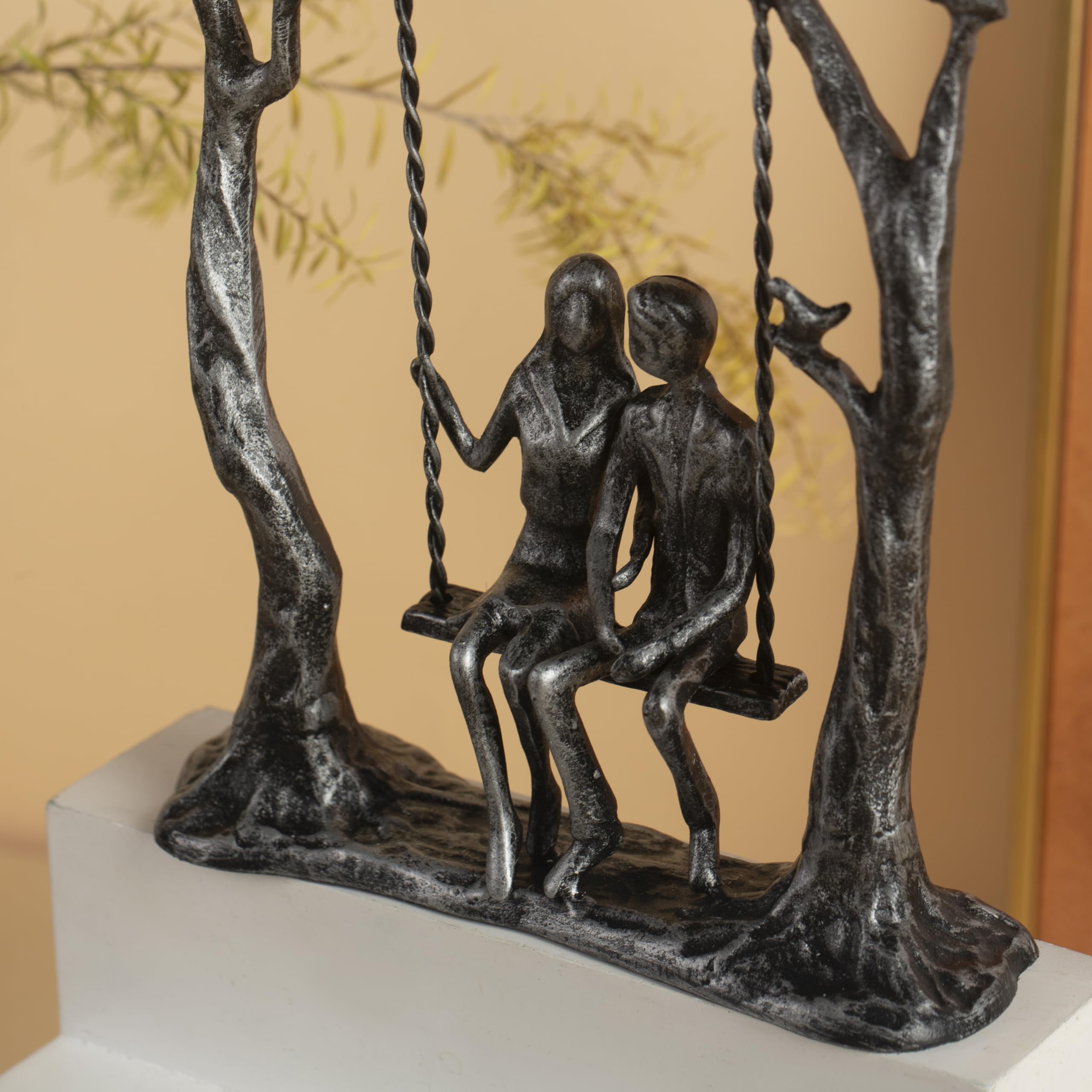 Romantic Couple Iron Sculpture Anniversary Statue