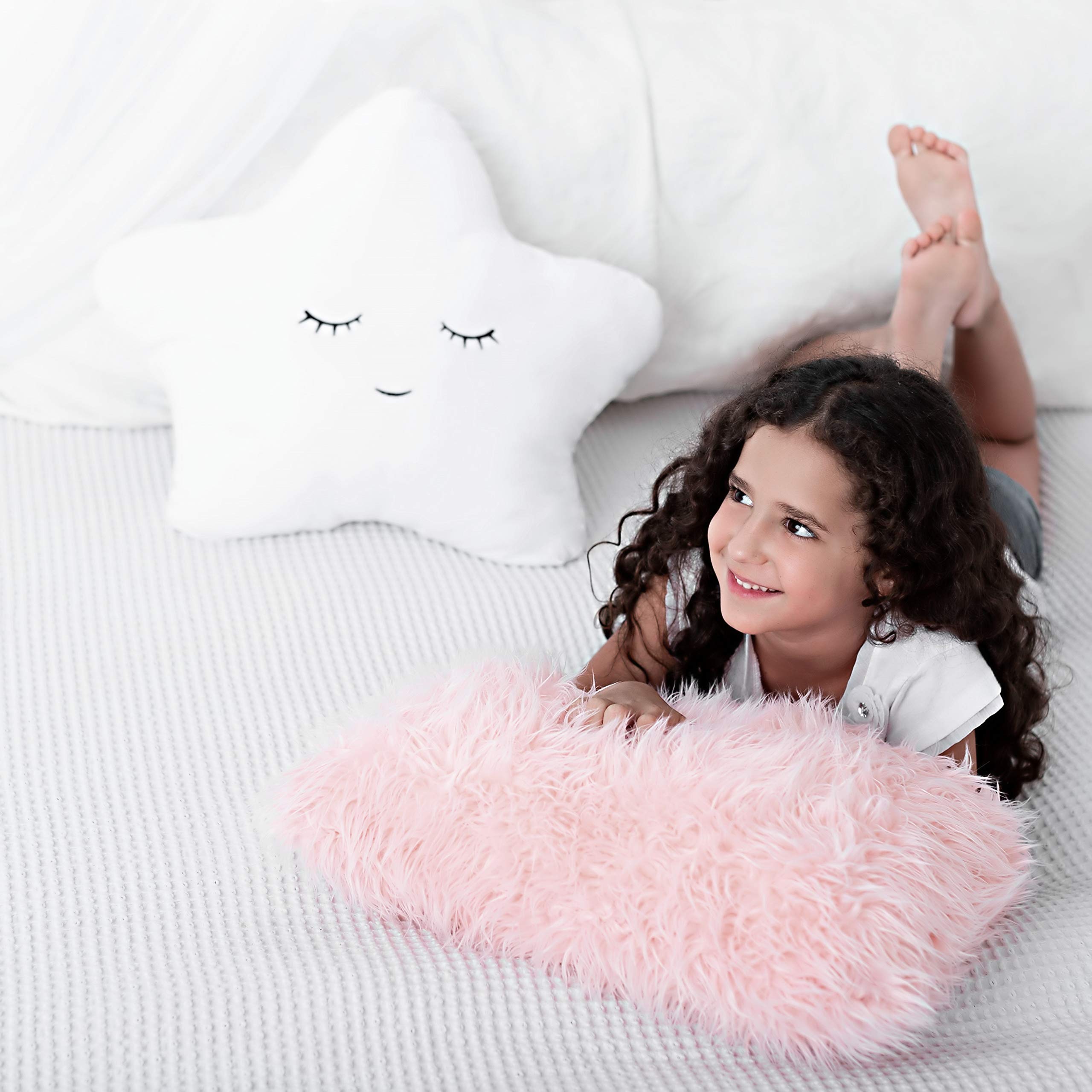 Design Set of 2 Decorative Pillows, Toddler Room. Star Fluffy