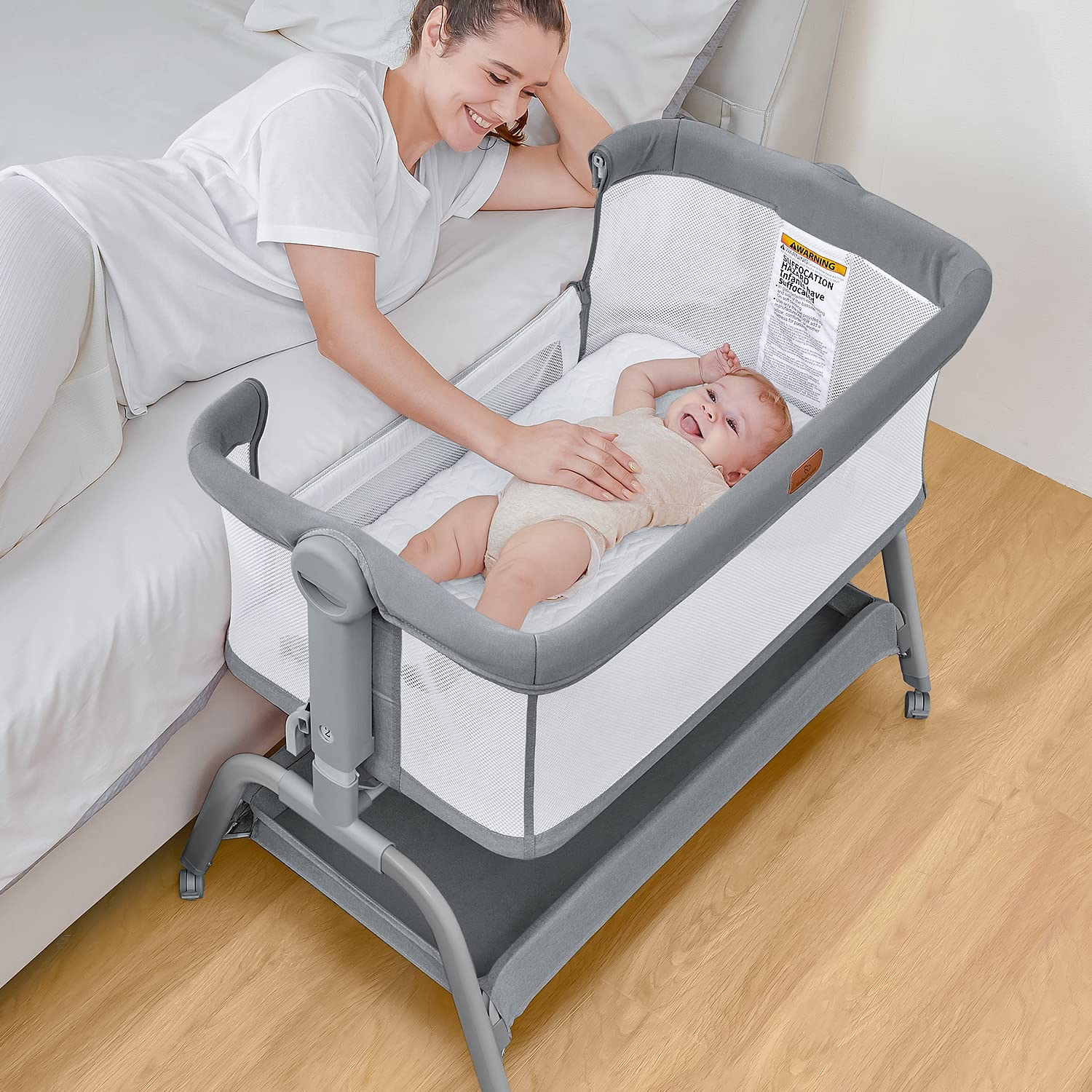 3-in-1 Baby Bassinet Bedside Sleeper with Adjustable Height