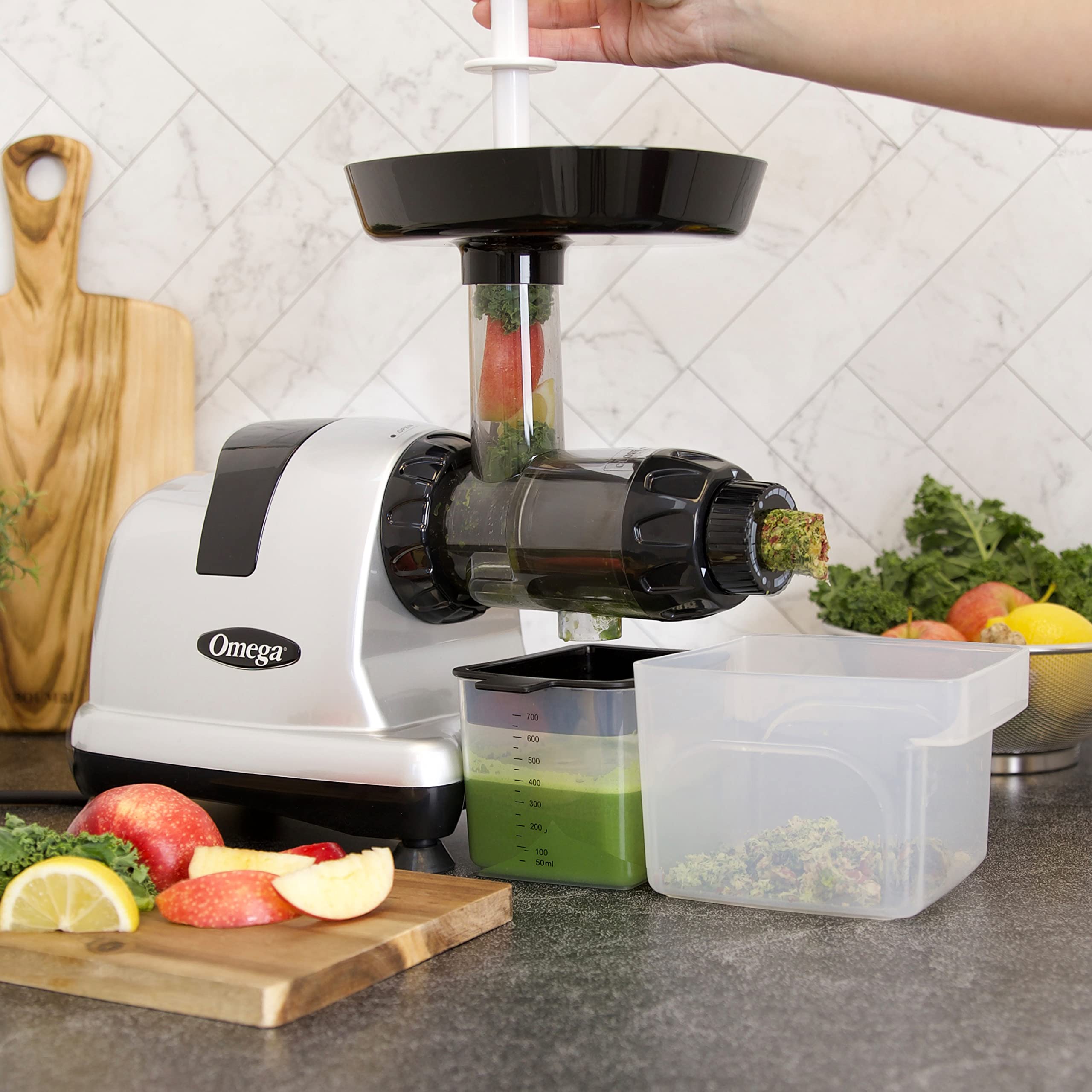 Cold Press Juicer Machine, Vegetable and Fruit Juice Extractor and Nutrition System