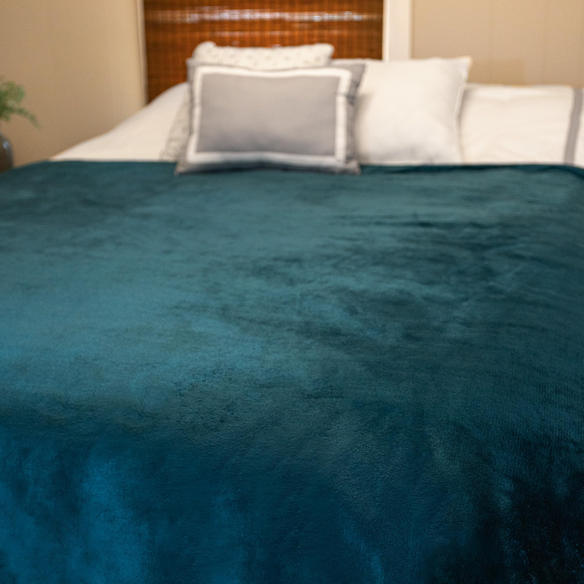 Waterproof Blanket - 80x80 King-Size Blanket for Kids