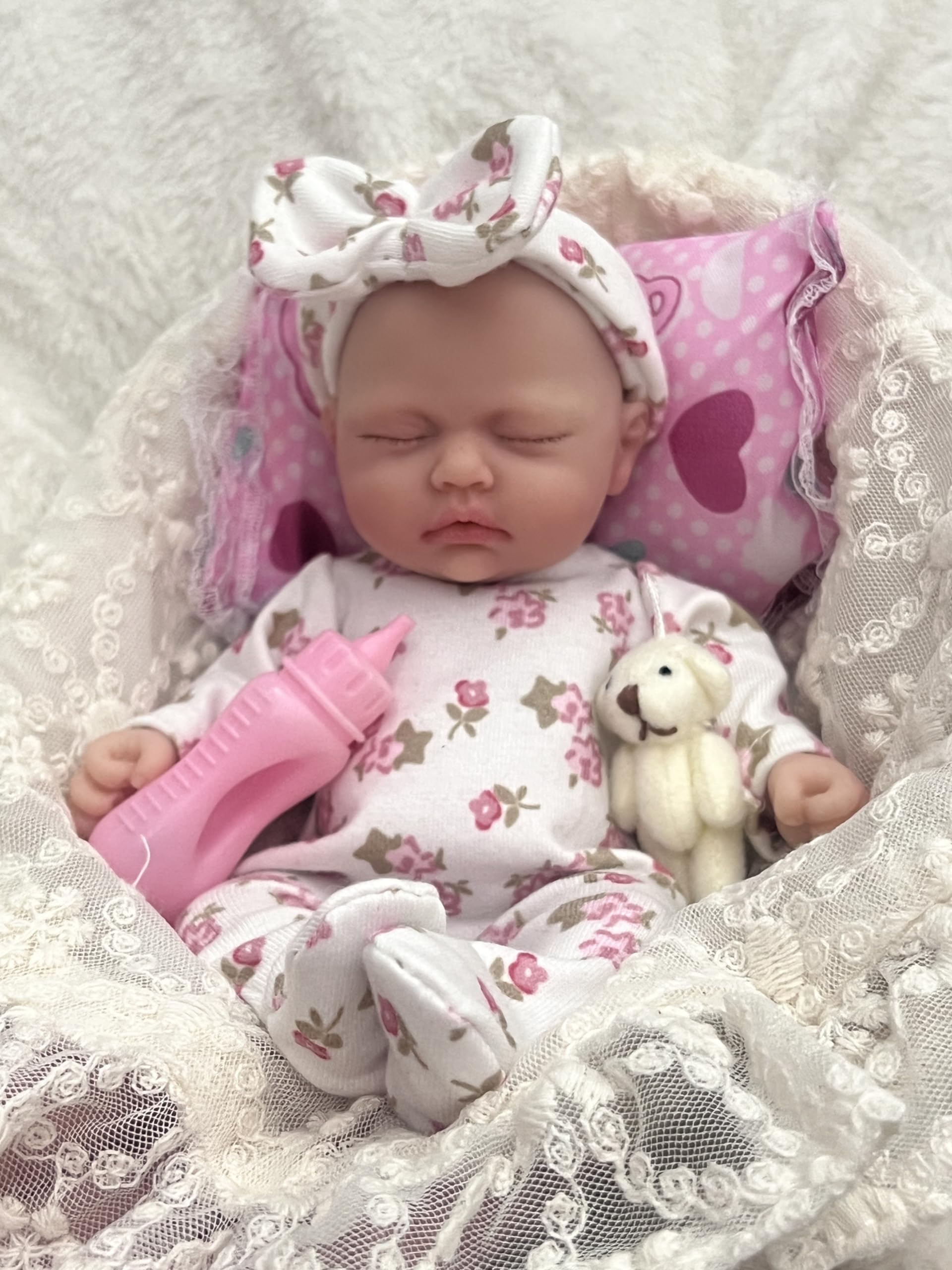 7 Inch Reborn Baby Doll ， Silicone Doll Girl Betty, Mini Realistic Newborn Baby Dolls
