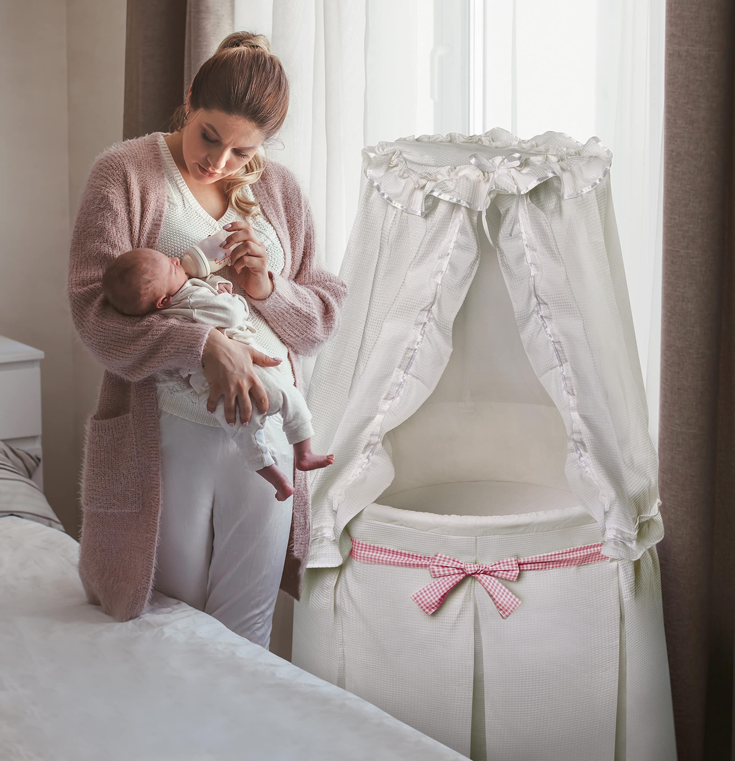 Round Baby Bassinet with Canopy and Storage