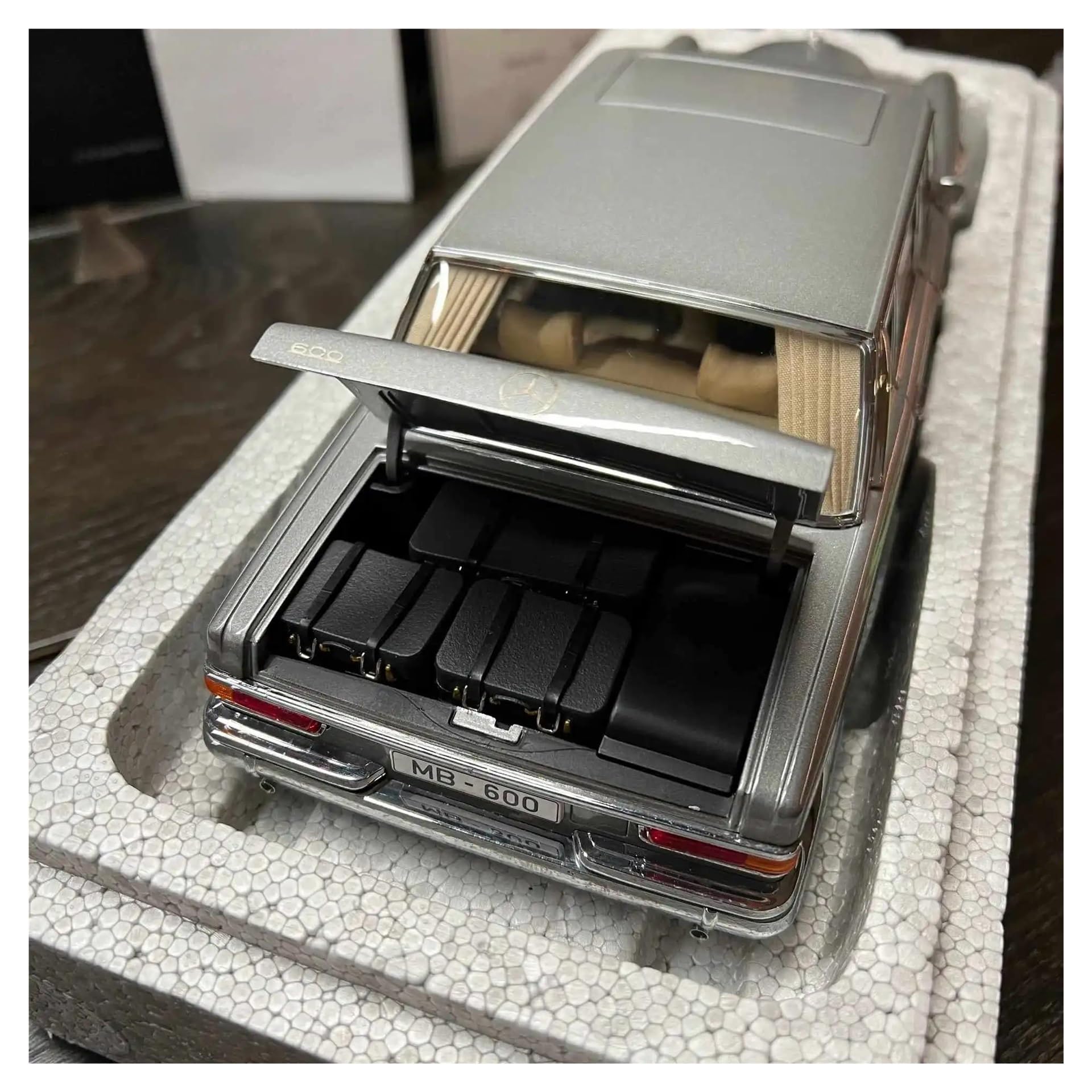 Resin Car Vehicle Model Fit for Pullman 600 1 18 Silver Alloy Fully Open Simulation Limited