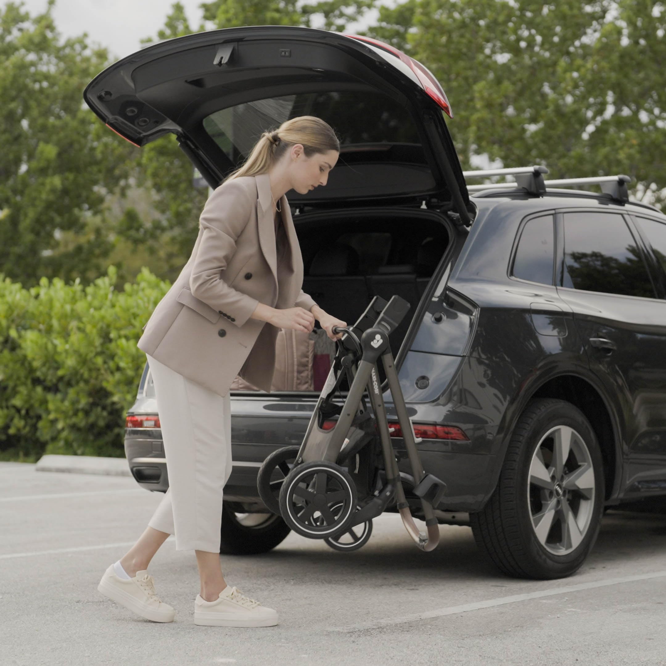 Zelia™ Luxe 5-in-1 Modular Travel System