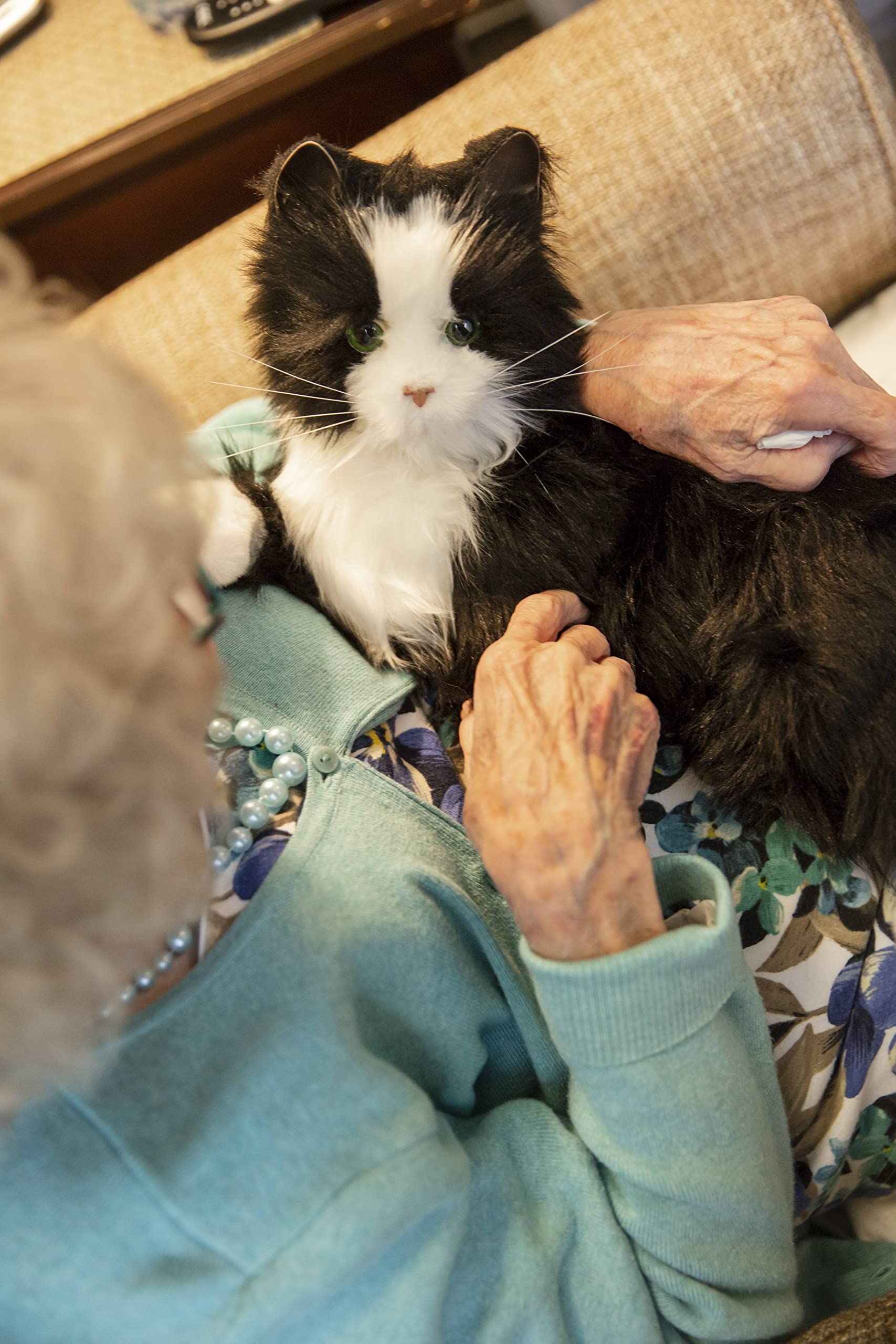 Companion Pet for Seniors - Lifelike Animatronic Cat - Realistic Soft-Touch Fur & Purring