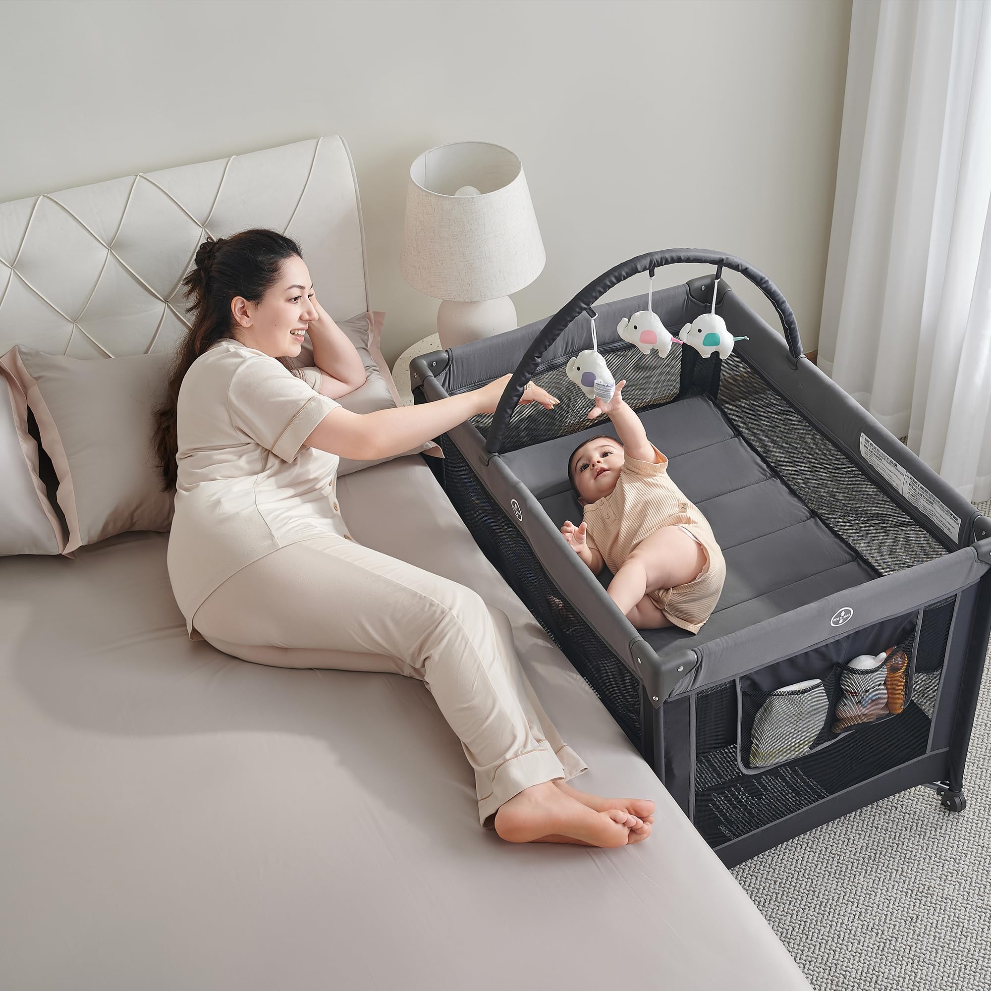 Portable Foldable Baby Playard with Bassinet