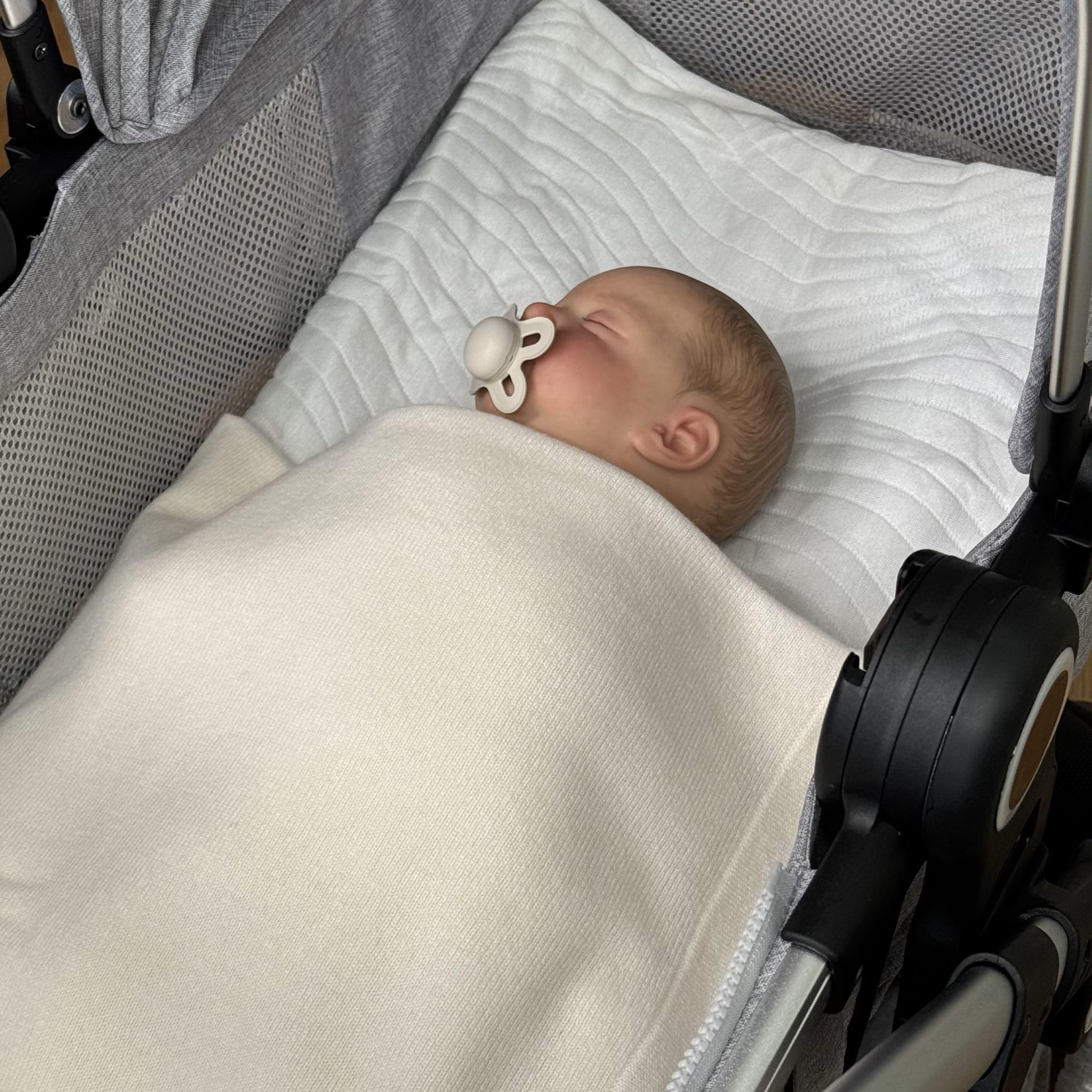 BABY 100% Cashmere Baby Blanket Luxe Knit Design in Cream