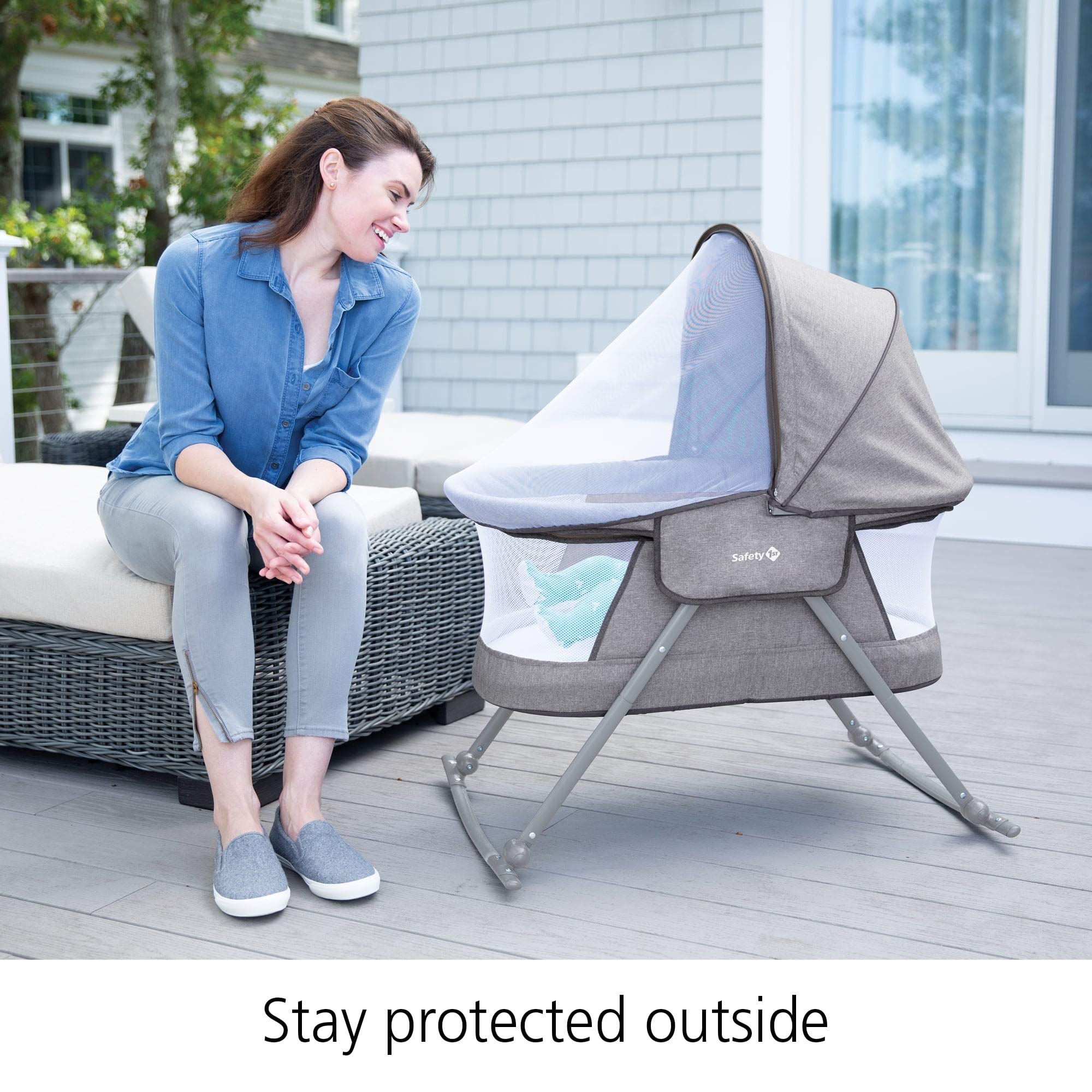 Portable Rocking Bassinet with Canopy