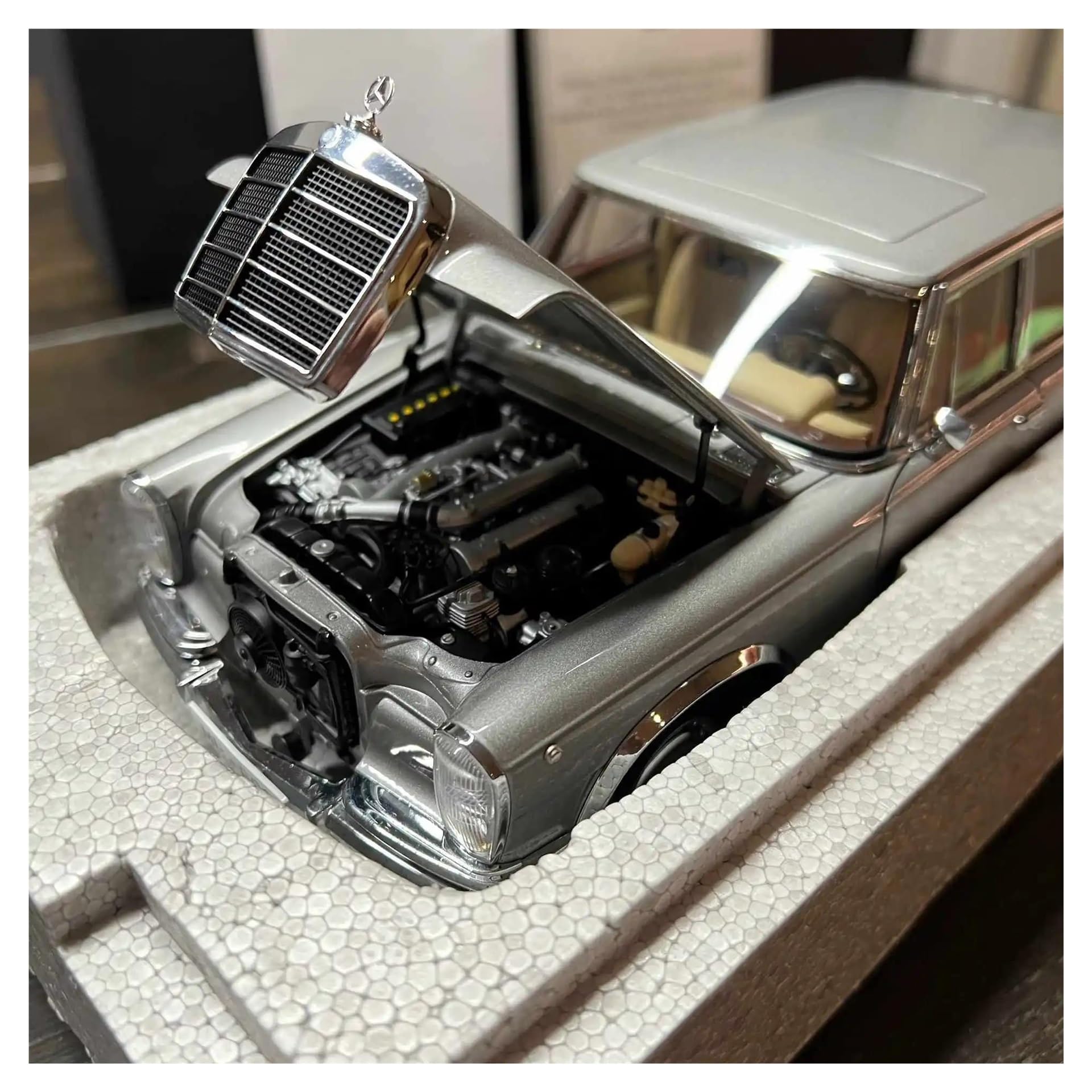 Resin Car Vehicle Model Fit for Pullman 600 1 18 Silver Alloy Fully Open Simulation Limited