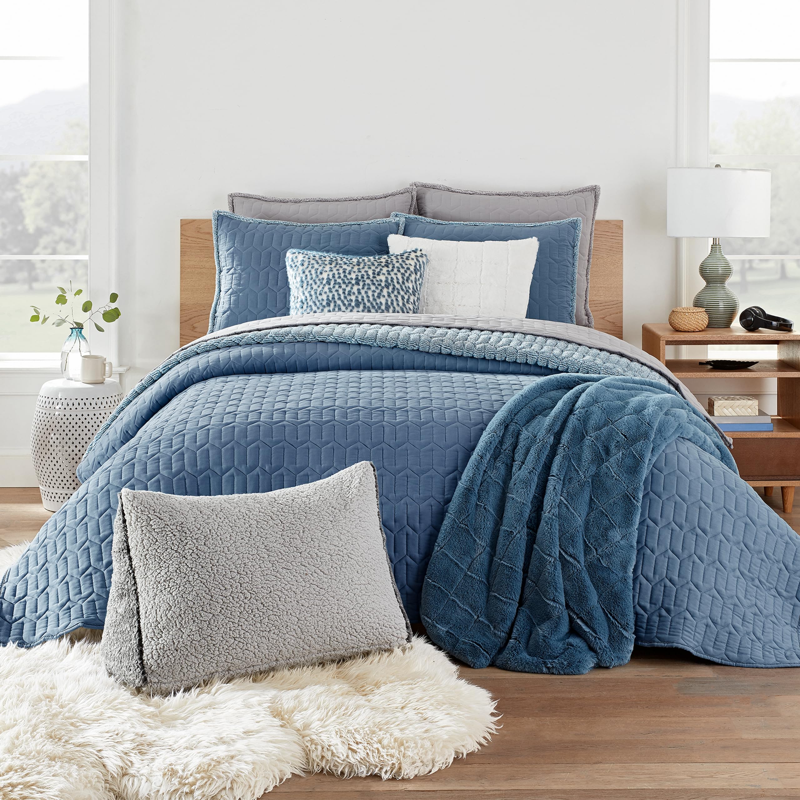 Erie Oversized Reversible Fleece Throw Blanket 70x50 Inch