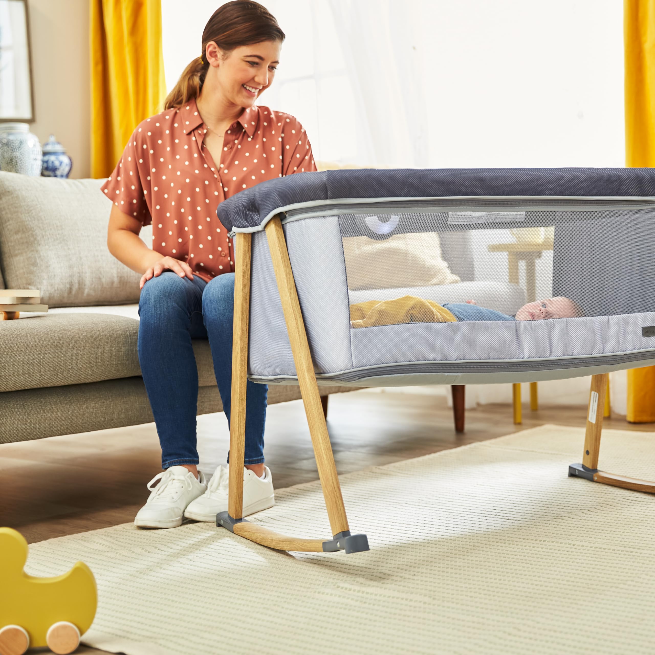 2-in-1 Bassinet and Play Yard with Soothing Sounds