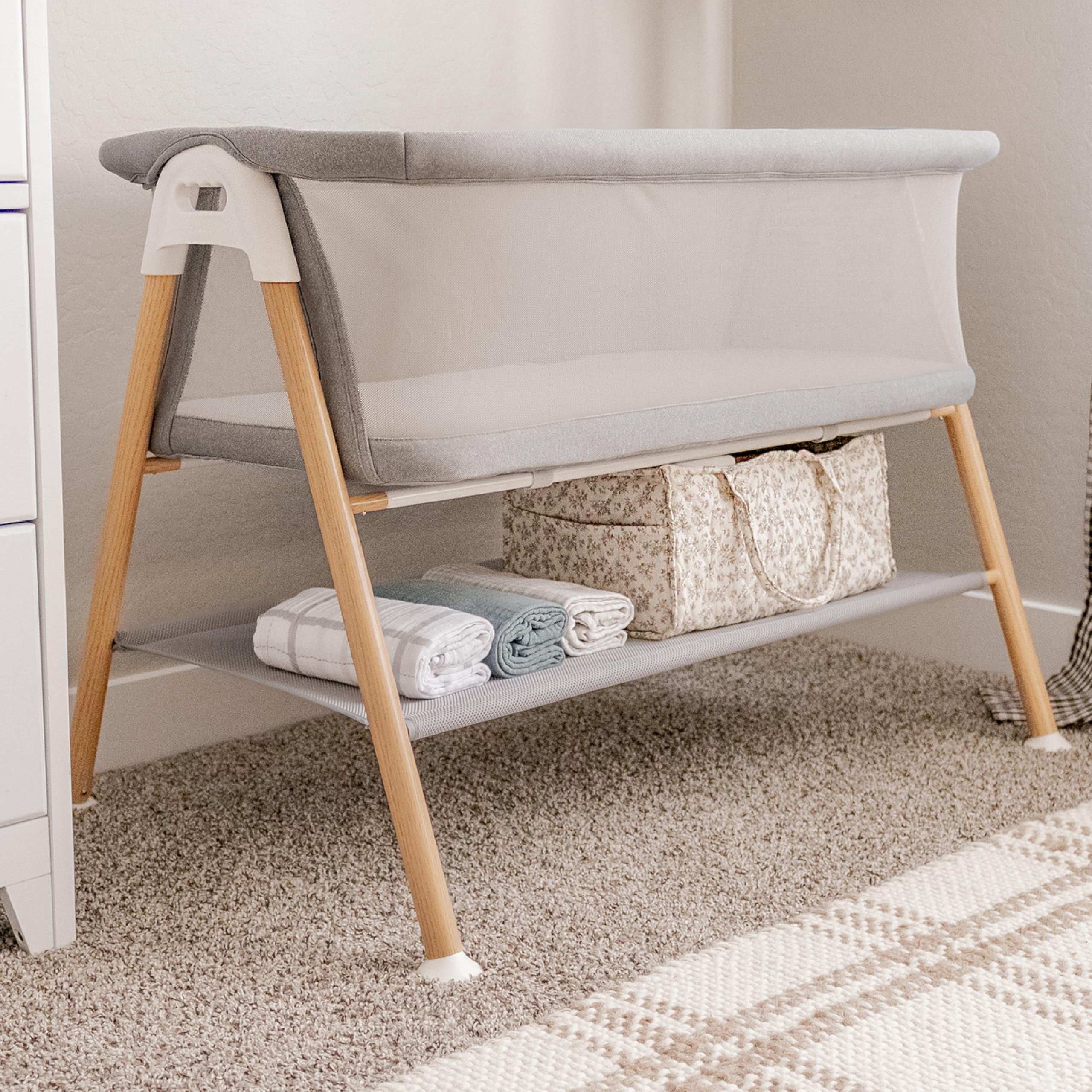 Breathable Bassinet with Mesh Walls and Storage