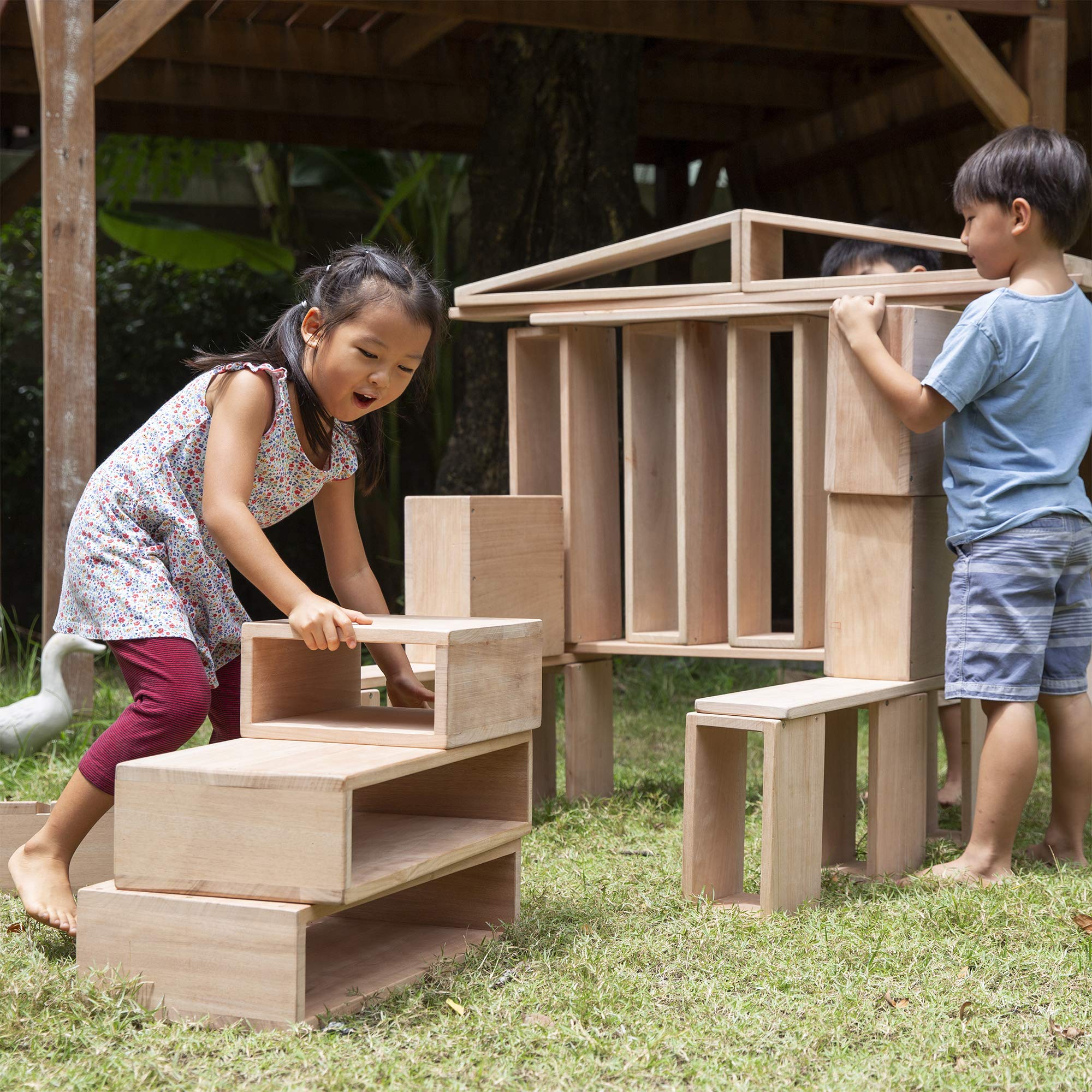 Outdoor Hollow Blocks - 25 Piece Set: STEM Learning & Educational Game for Children