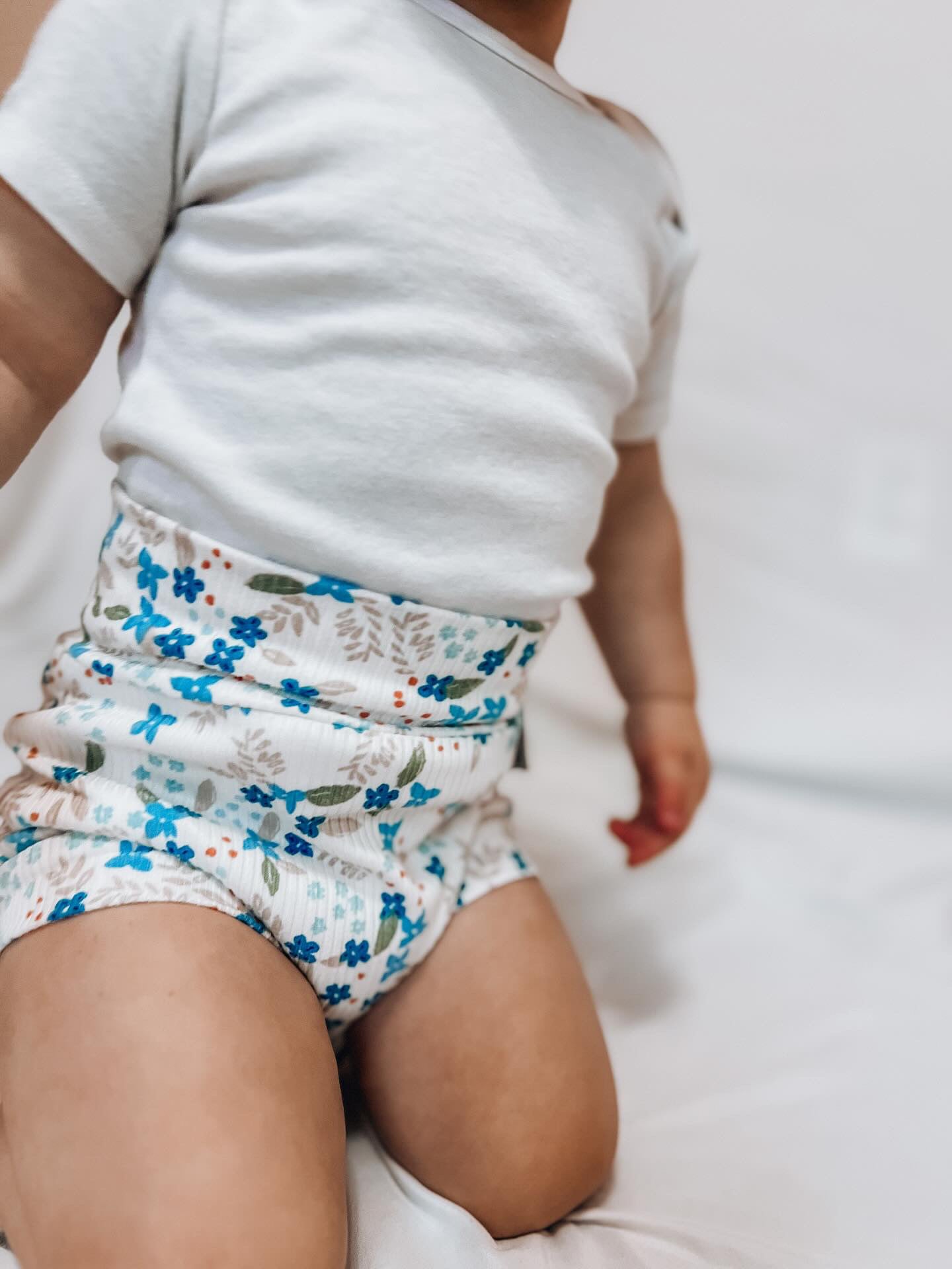 Blue Tone Dainty Flowers on White Ribbed Bummies