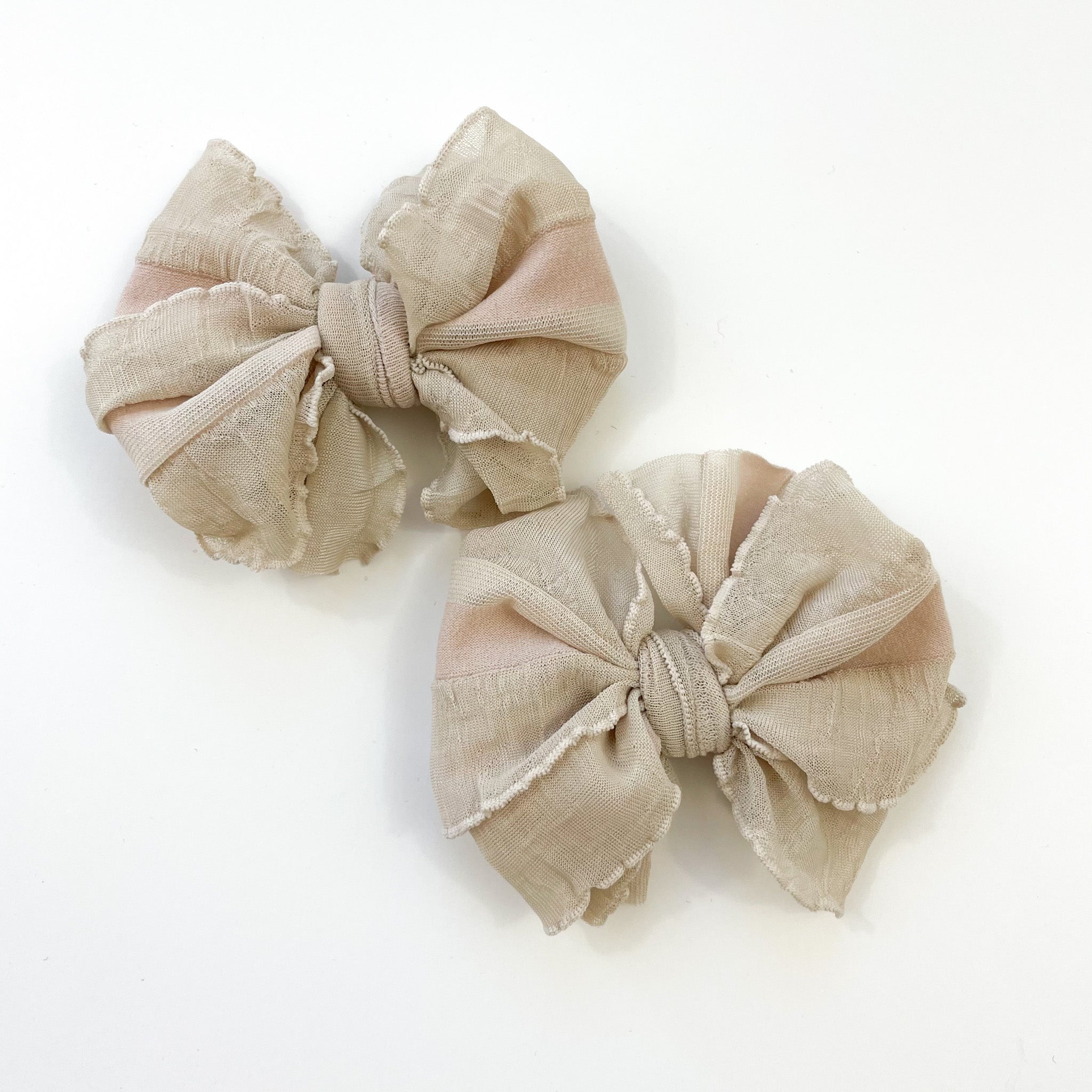 Champagne Ruffle Clip