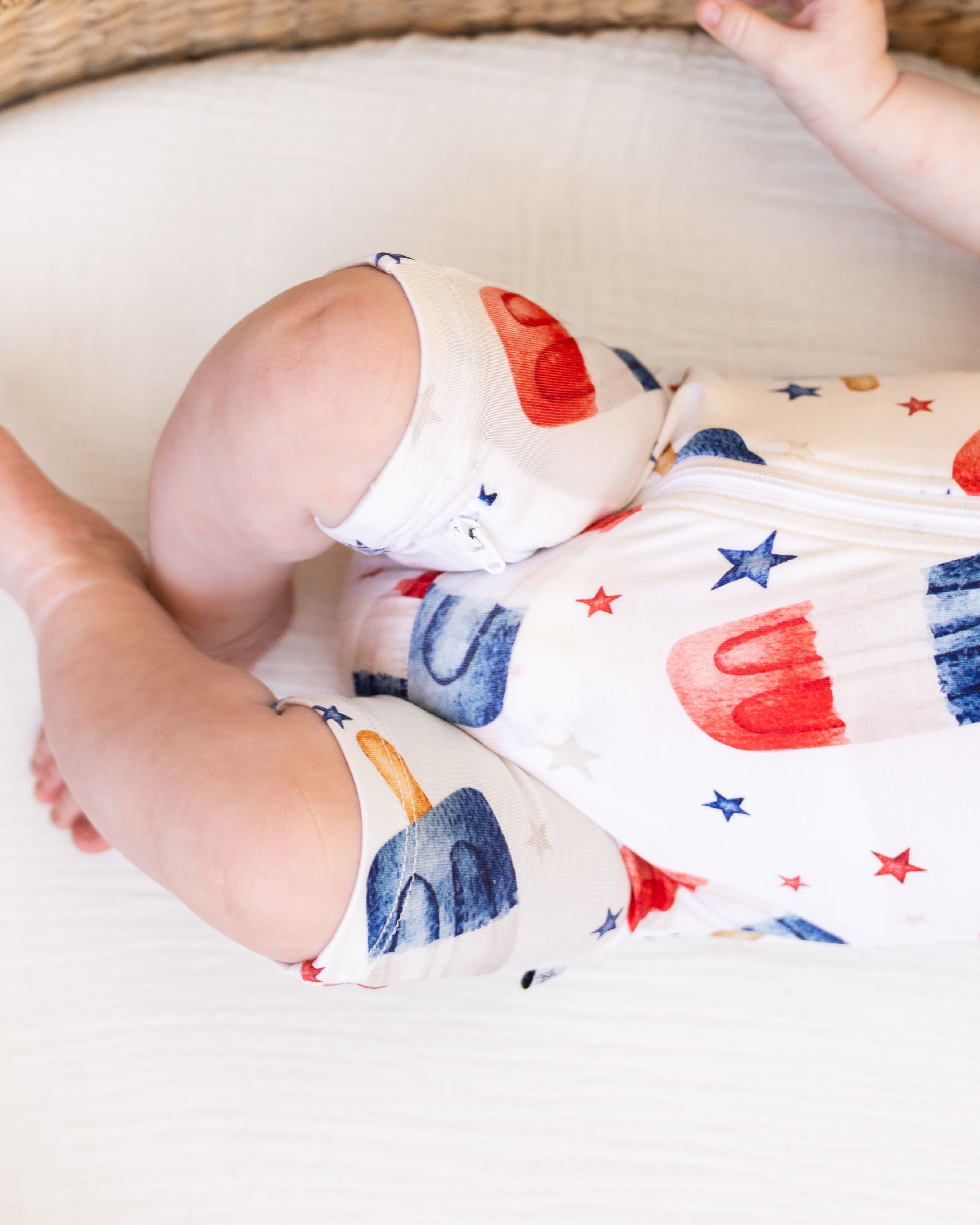Red, White and Snooze Shorty Lounger